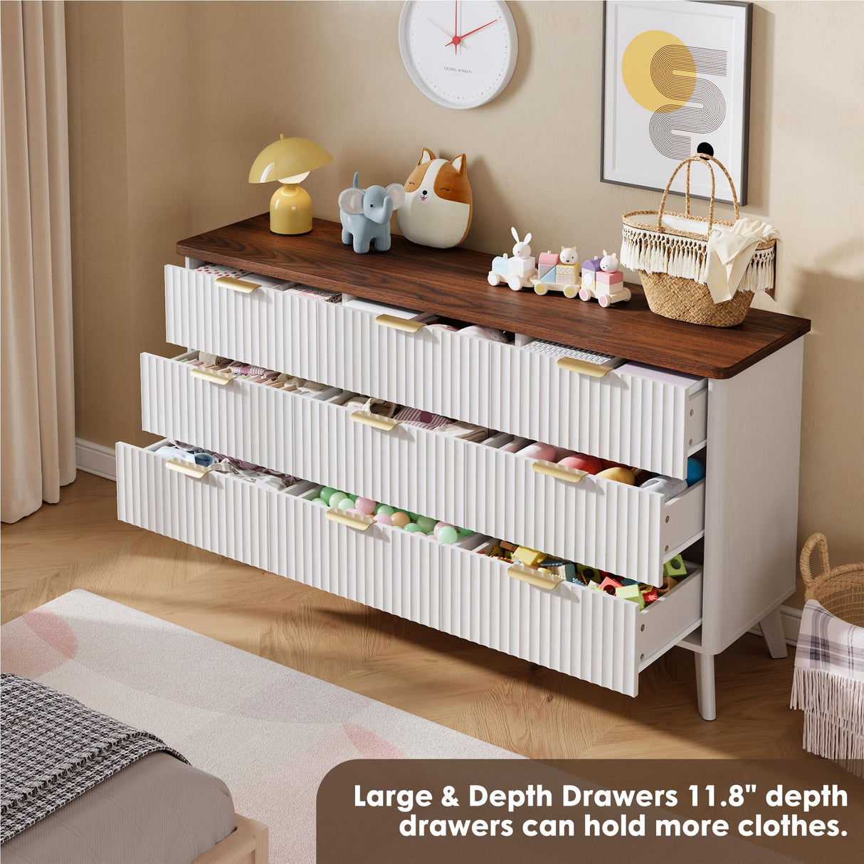 Garvee 9 Drawers Dresser for Bedroom, 60.6" Wide Dressers with Curved Profile Design, Fluted Wood Drawers with Gold Handle, Modern Chest of Dressers with Thickened Design for Living Room, White Garvee