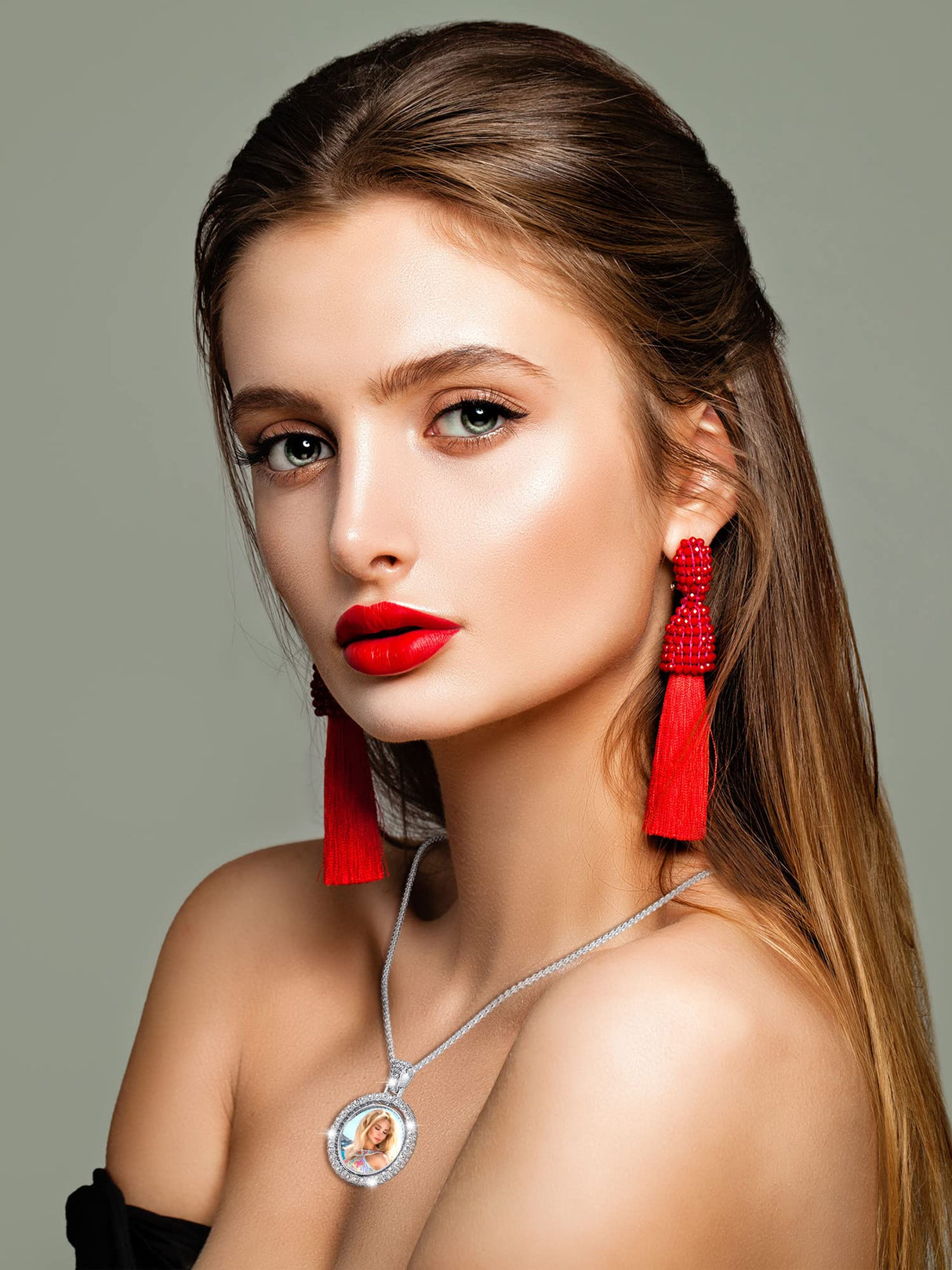 Fumete 24 Pcs Sublimation Rhinestone Pendant Set Including Round Rhinestone Bezel Trays Double Sided Blank Pendant Charms Thick Chains Sublimation Discs for Christmas DIY Making(Gold, White) Fumete