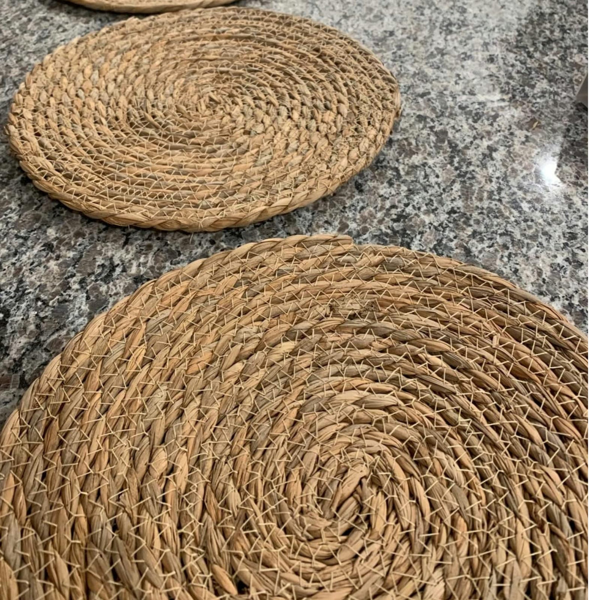 Round Woven Placemats Set of 4, 12" Boho Rattan Placemats Natural Hand-Woven Place Mats Table Decor, Chargers for Dinner Plates, Farmhouse Place Mats, Wicker Table Mats for Dining Table, Home Qavinch