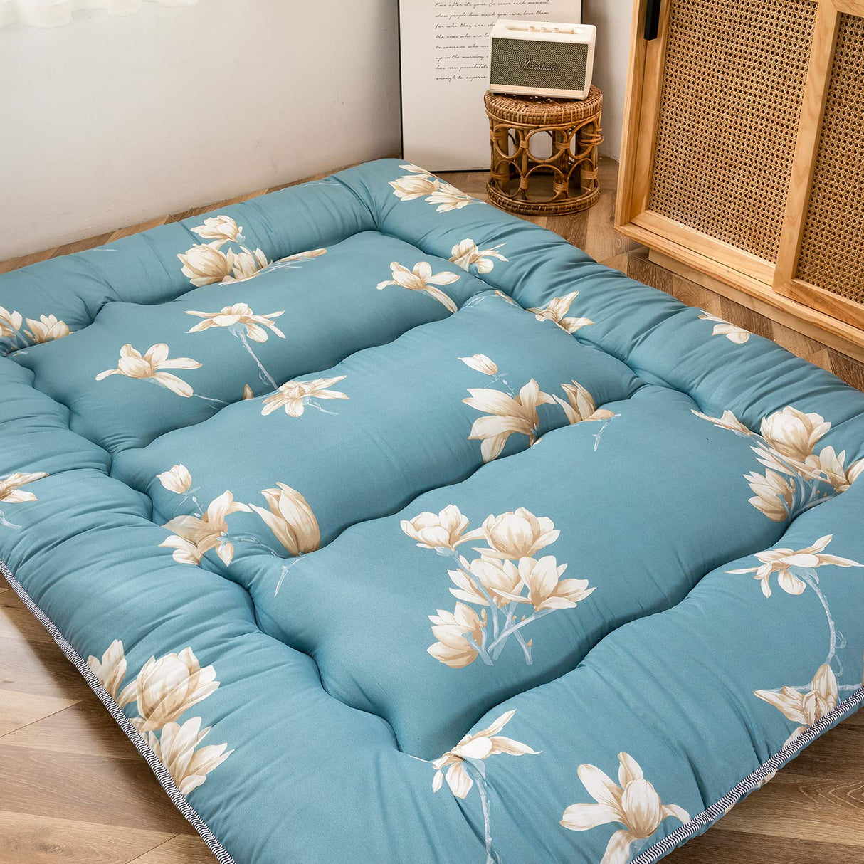 MAXYOYO Floral Printed Rustic Style Japanese Floor, Futon Mattress for Adults Foldable Roll Up Camping Mattress Floor Lounger Bed Couches and Sofas Twin Size MAXYOYO