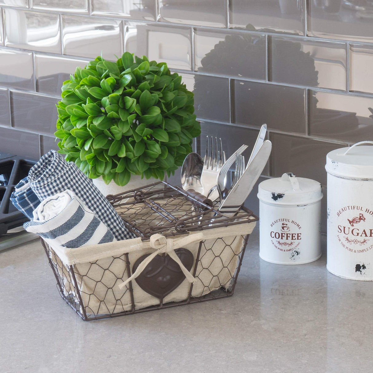 Stonebriar Farmhouse Metal Chicken Wire Picnic Basket with Hinged Lids, Handles, and Heart Detail Stonebriar