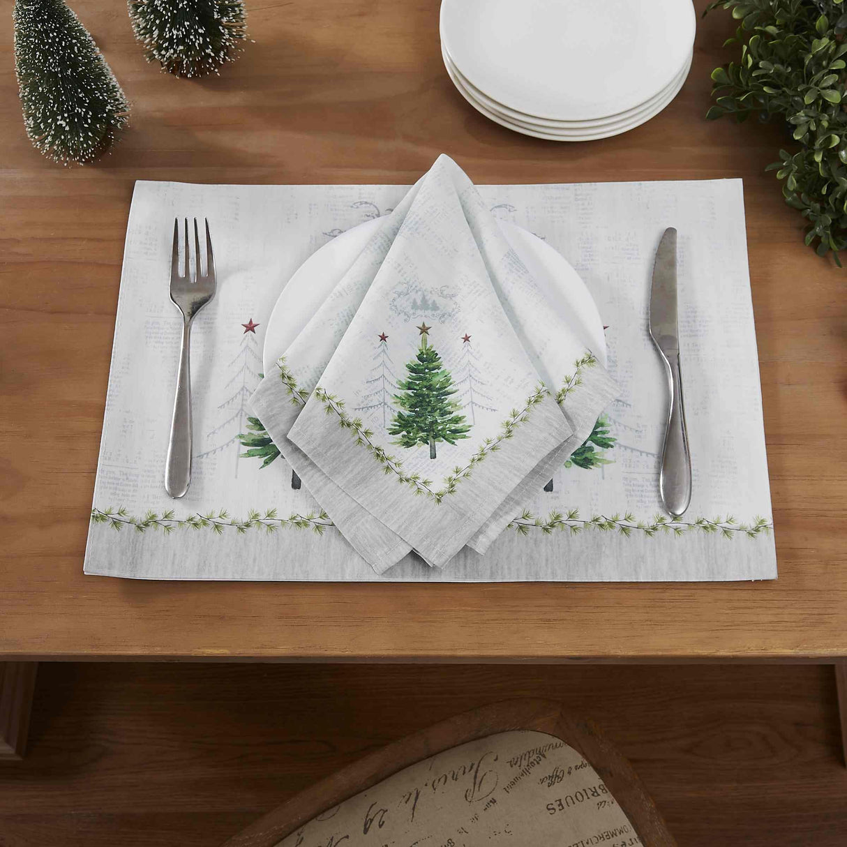 Avanti Linens - Tablecloth, Tabletop Accessories, Christmas Decorations, 52" x 70" (Trees Collection) Avanti Linens