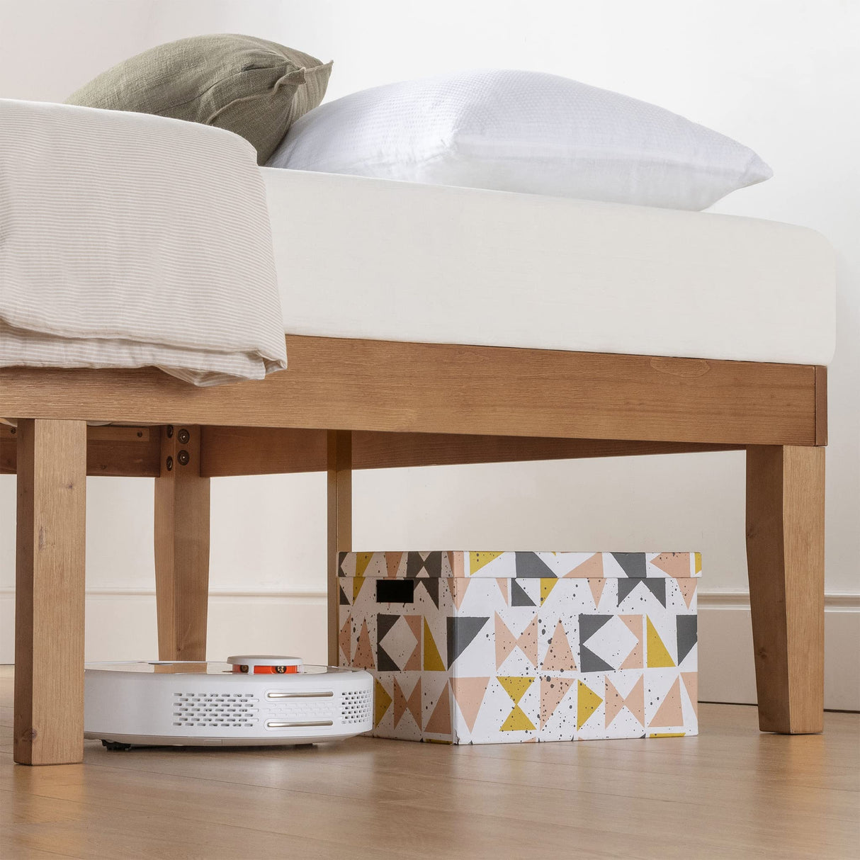 Mellow Naturalista Classic 16 Inch Solid Wood Platform Bed with Wooden Slats, Natural Pine, Queen Mellow