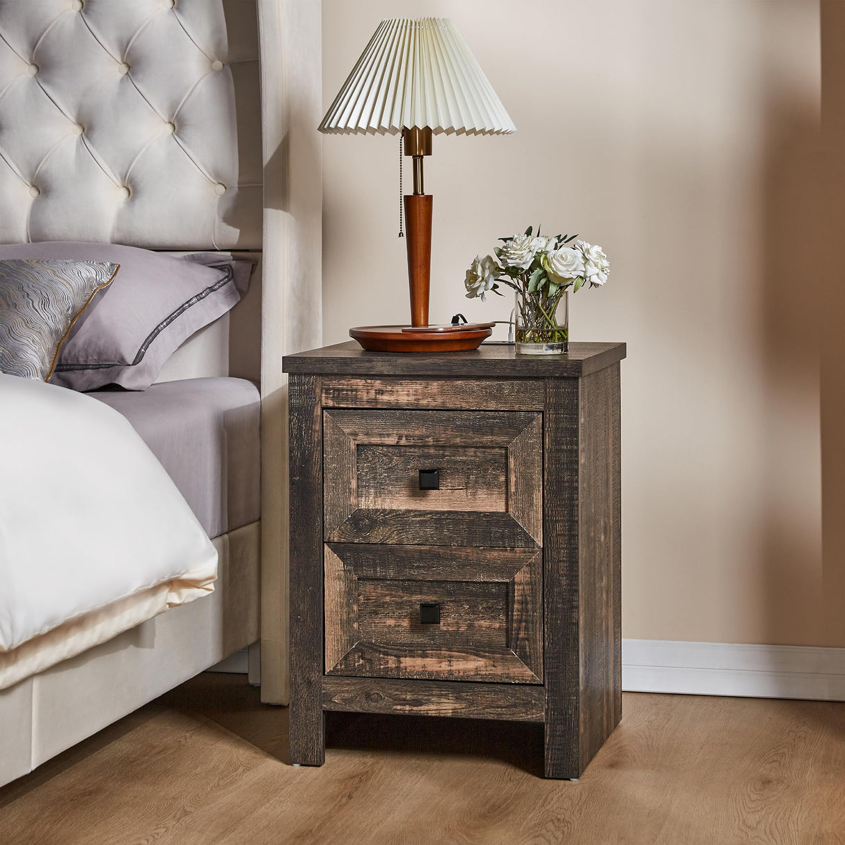 AMERLIFE Nightstand Set of 2 with Charging Station, Rustic Bedside Table with Drawers Storage, Farmhouse Wood Night Stand for Bedroom, Living Room, Dark Oak AMERLIFE