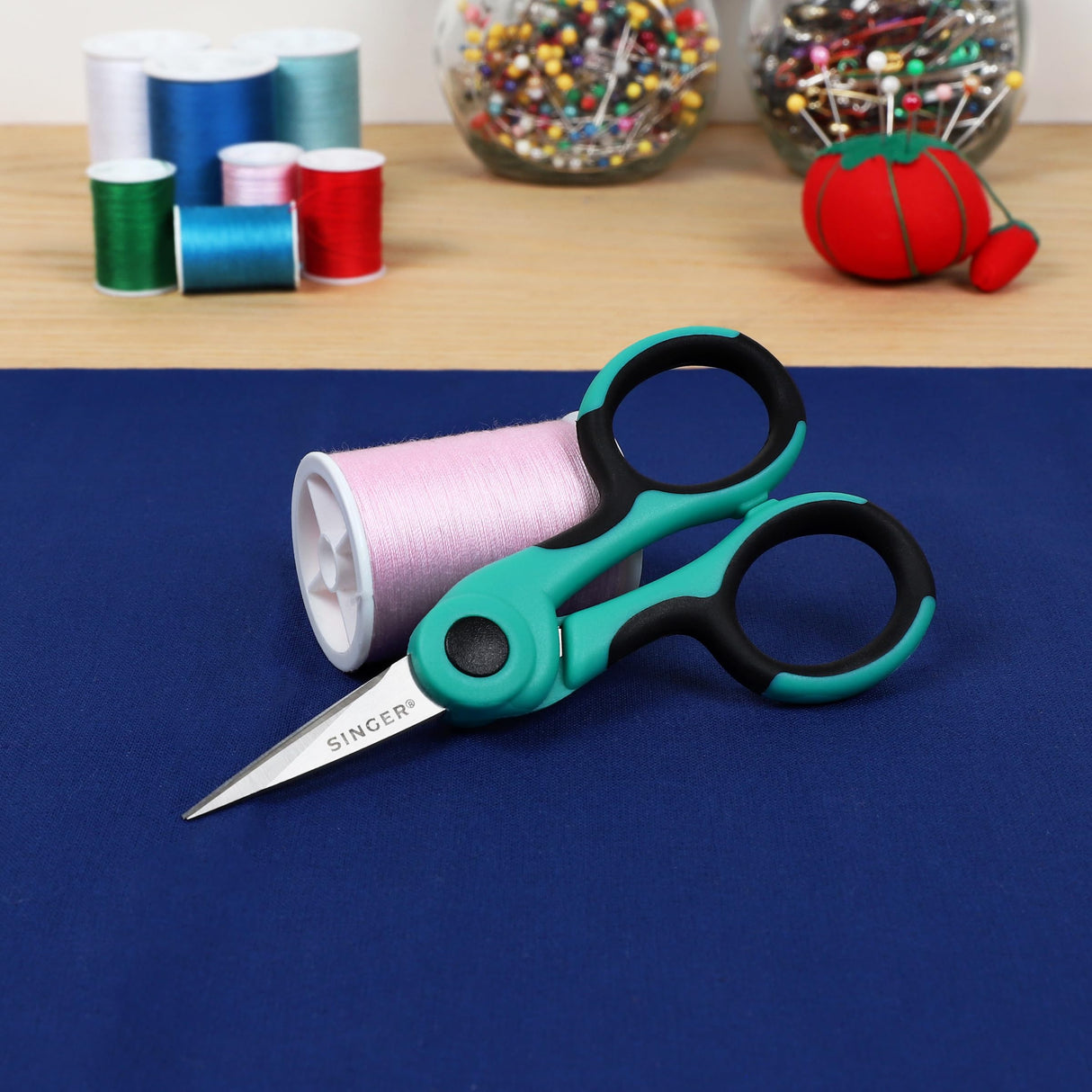 SINGER 00557 4-1/2-Inch ProSeries Detail Scissors with Nano Tip SINGER