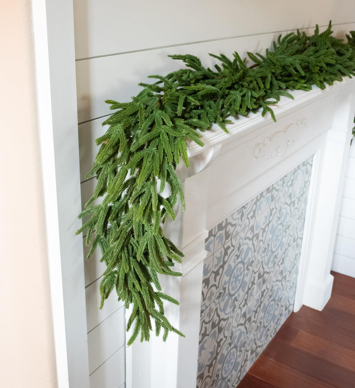 Vita Domi 72" Real Touch Norfolk Pine Garland, 6ft Christmas Garland for Mantle, Faux Cedar Garland Realistic, Garlands for Decoration Christmas, Christmas Greenery Garland, Staircase Garland Vita Domi