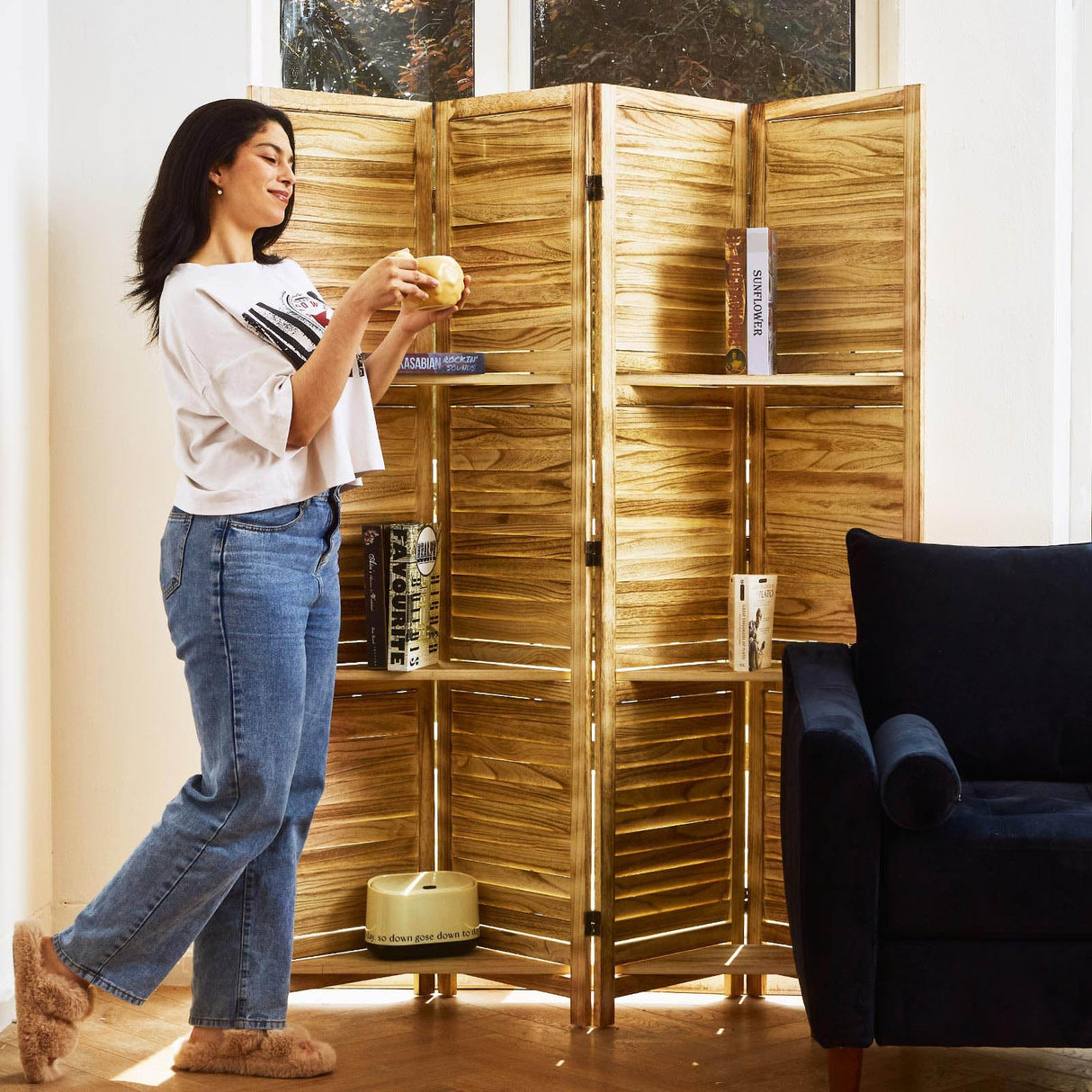 Partition Room Dividers, 67 * 51inch Folding Wood Privacy Screen with Three Display Shelves Suitable for Home Office, Study, Art Display - 4 Panel(Natural) Svimi