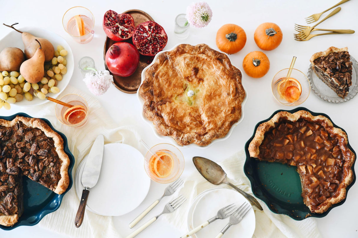 Le Creuset Stoneware 9" Heritage Pie Dish, Oyster Le Creuset