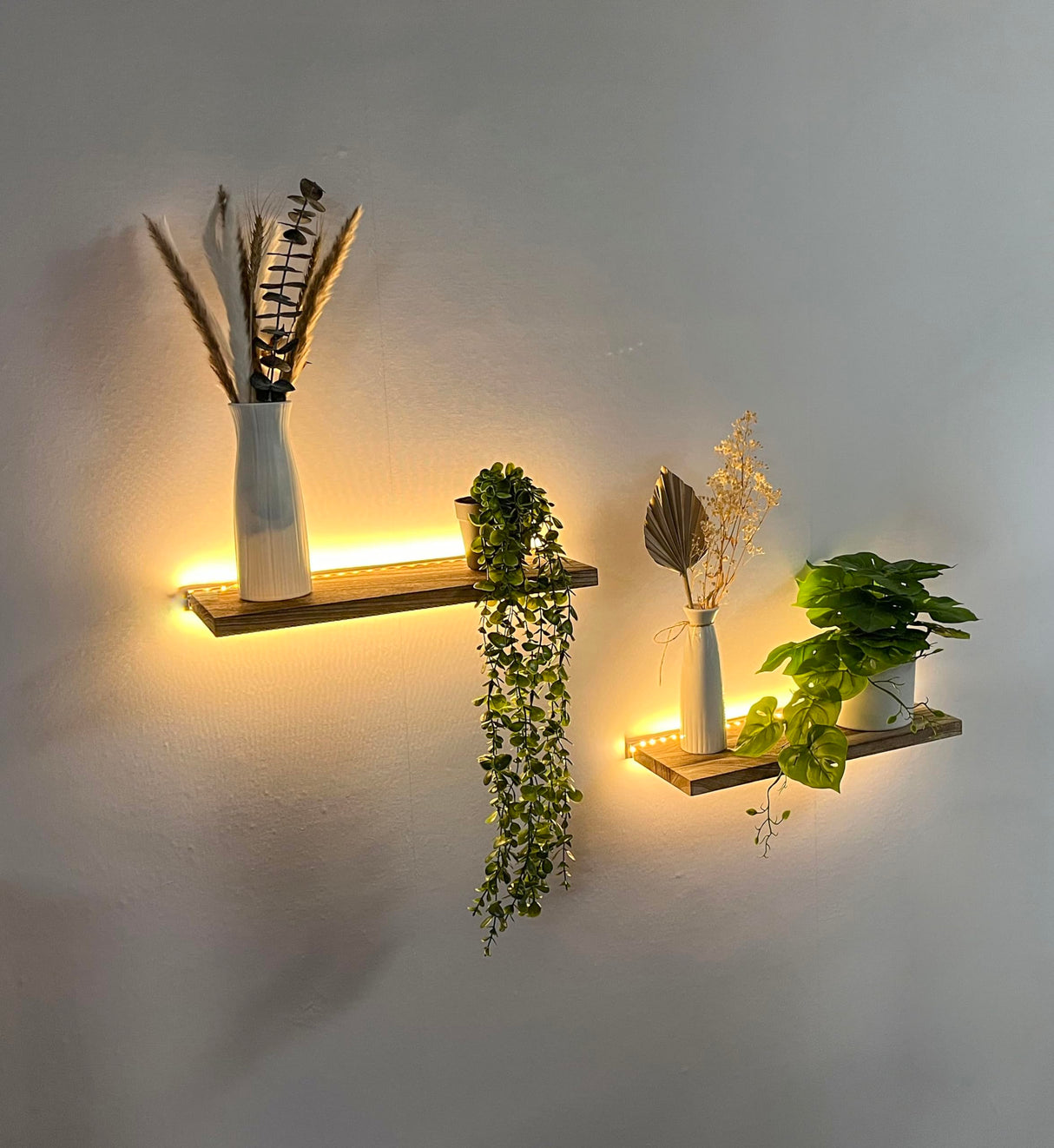 Floating Shelves for Wall Decor Wood Wall Mounted Shelves with LED Lights Set of 2, Sturdy Rustic Wood Shelves Farmhouse Shelf Hanging for Bedroom, Bathroom, Living Room, Kitchen (Usb Powwer) Comtelek