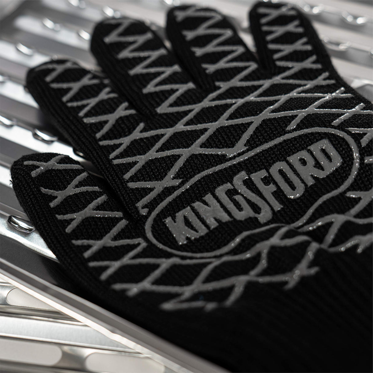 Kingsford Extreme Heat BBQ Grill Gloves, 2 Count | Heat Resistant Barbecue Gloves | The Ultimate Heat Barrier Silicone Grilling Gloves with Anti-Slip Safe Grip, Black, 1 Size Fits All Kingsford