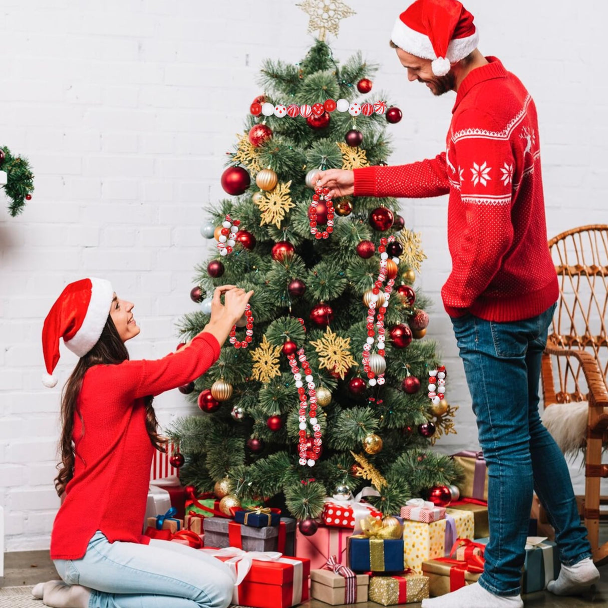 180 Pcs Candy Cane Wood Beads 16mm Christmas Wooden Beads Colorful Round Craft Beads with Holes, Christmas Dotted Striped Farmhouse Spacer Wood Beads for Christmas Party Holiday DIY Garland Jewelry Lucomb