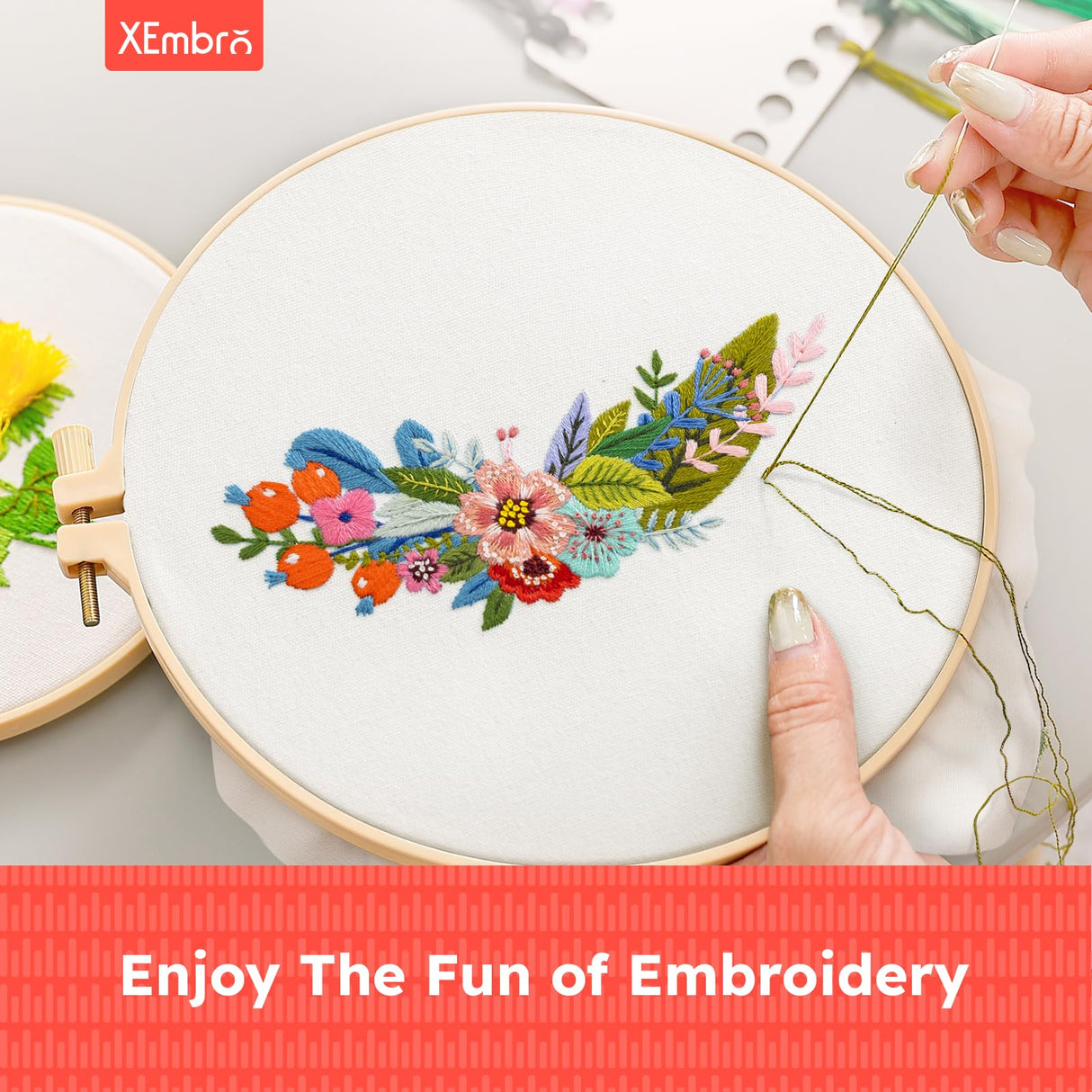 XEmbro 6 Pieces Embroidery Hoop 3.6 to 10.7 inches Plastic Cross Stitch Hoop with 16PCS Needles, Small Embroidery Hoops for Embroidery, Cross Stitch, Craft Sewing, and Decoration Ornaments XEmbro