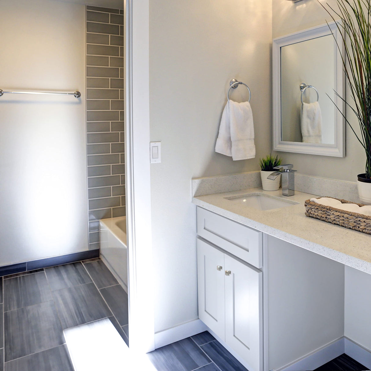Brookings 24 Inch Bathroom Vanity, Ready to Assemble, Solid Wood, Sherwin Williams® White – Design House, 586933 Design House