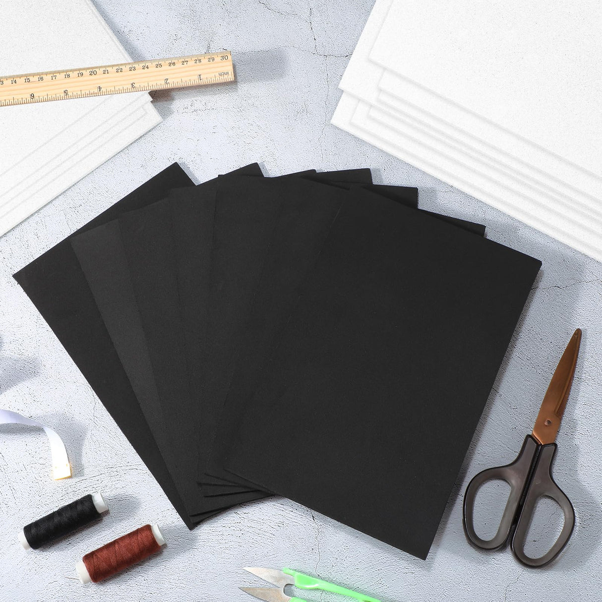 Innconee 30 Pcs Embroidery Puffy Foam 6 x 9 Inch 3mm EVA Foam Sheets for 3D Embroidery Crafts and Arts, Hand Sewing, DIY Projects, Cosplay Costumes, Quilting, Hats, Pillows, Bags (Black,White) Innconee