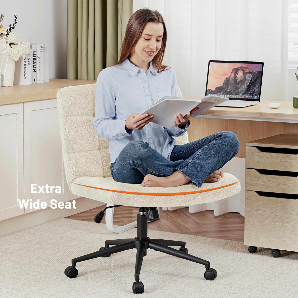 Furniliving Wide Desk Chair, Faux Fur Upholstered Office Chair with Wheels, Adjustable Accent Chair with Thicken Seat, Computer Chair for Living Room, Study Room, Home Office, IvoryWhite Furniliving