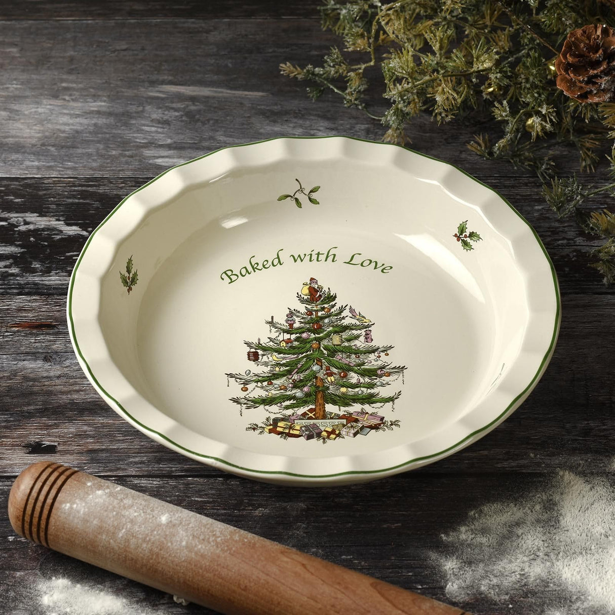 Spode Christmas Tree 10-Inch Pie Dish - Round Baking Dish for Holiday Desserts - Festive Earthenware Serveware for Christmas Table Setting - Dishwasher, Microwave, Oven Safe - Holiday Dishware Spode
