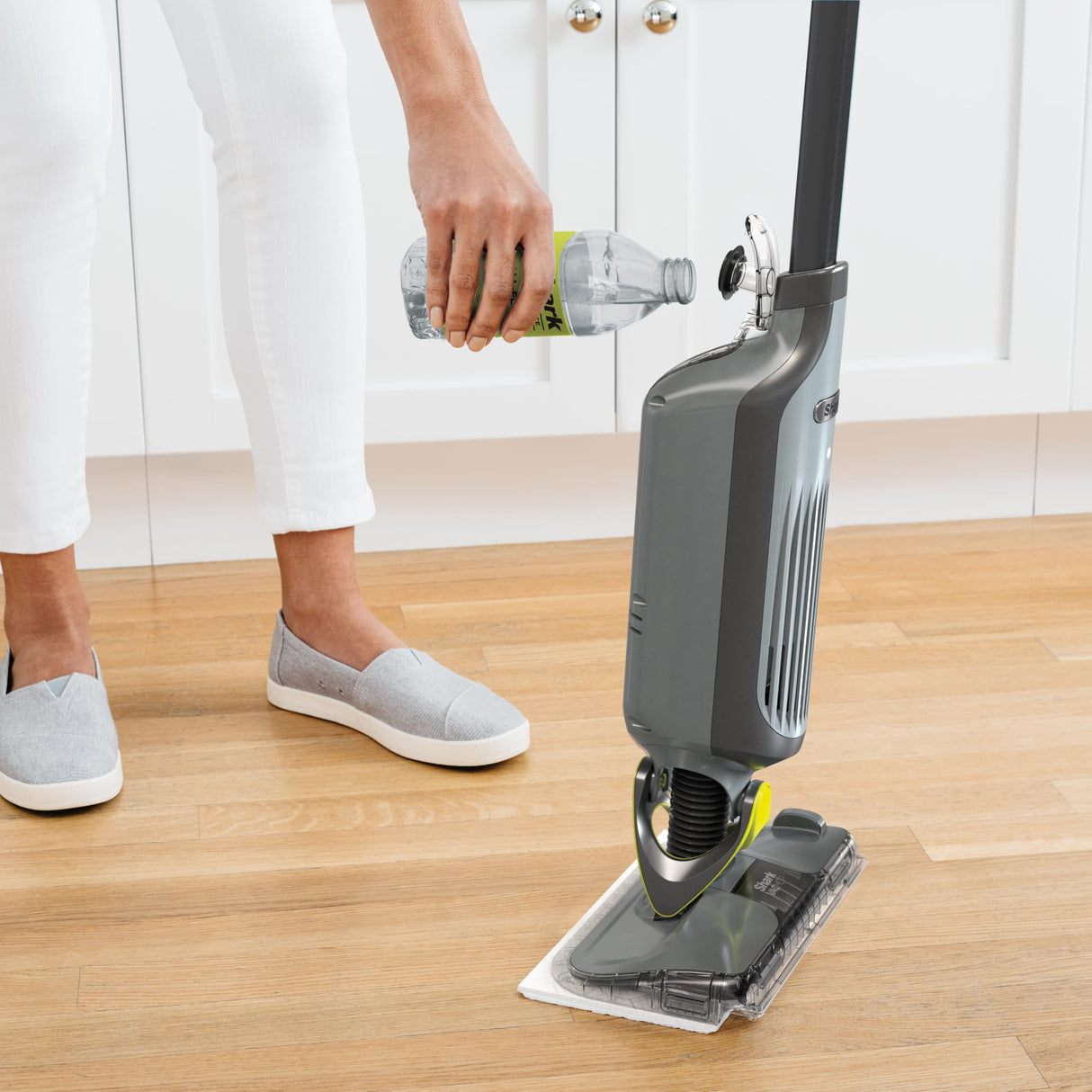 Shark VACMOP Pro Cordless Hard Floor Vacuum Mop with On-Demand Spray and Headlights, includes 4 Disposable VACMOP Pads and a 12oz VACMOP solution, Charcoal Gray, VM252 Shark
