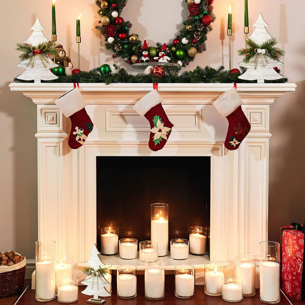 Huwena 3 Pcs Christmas Wooden Table Sign Tabletop Christmas Tree Shaped Decorations Handmade Rustic Decorative Trees with Pine Needle Berry Rope Bow Neutral Christmas Decor for Xmas Home Office Mantel Huwena