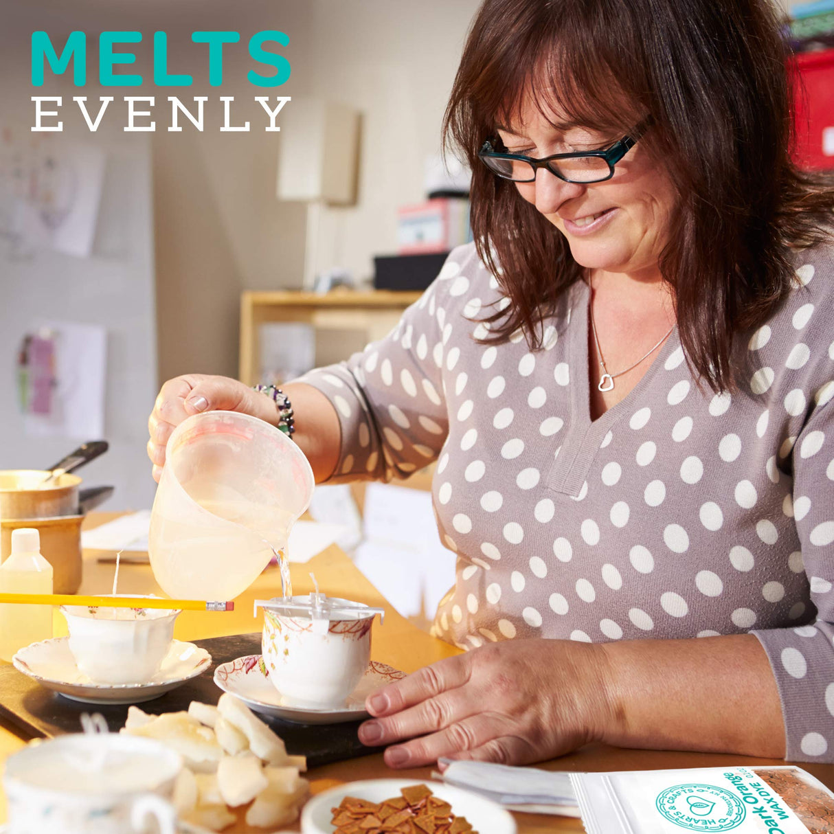 Hearts & Crafts Soy Wax Candle Dye - 20 Color Wax Chip Dyes for DIY Candle Making Supplies Hearts & Crafts