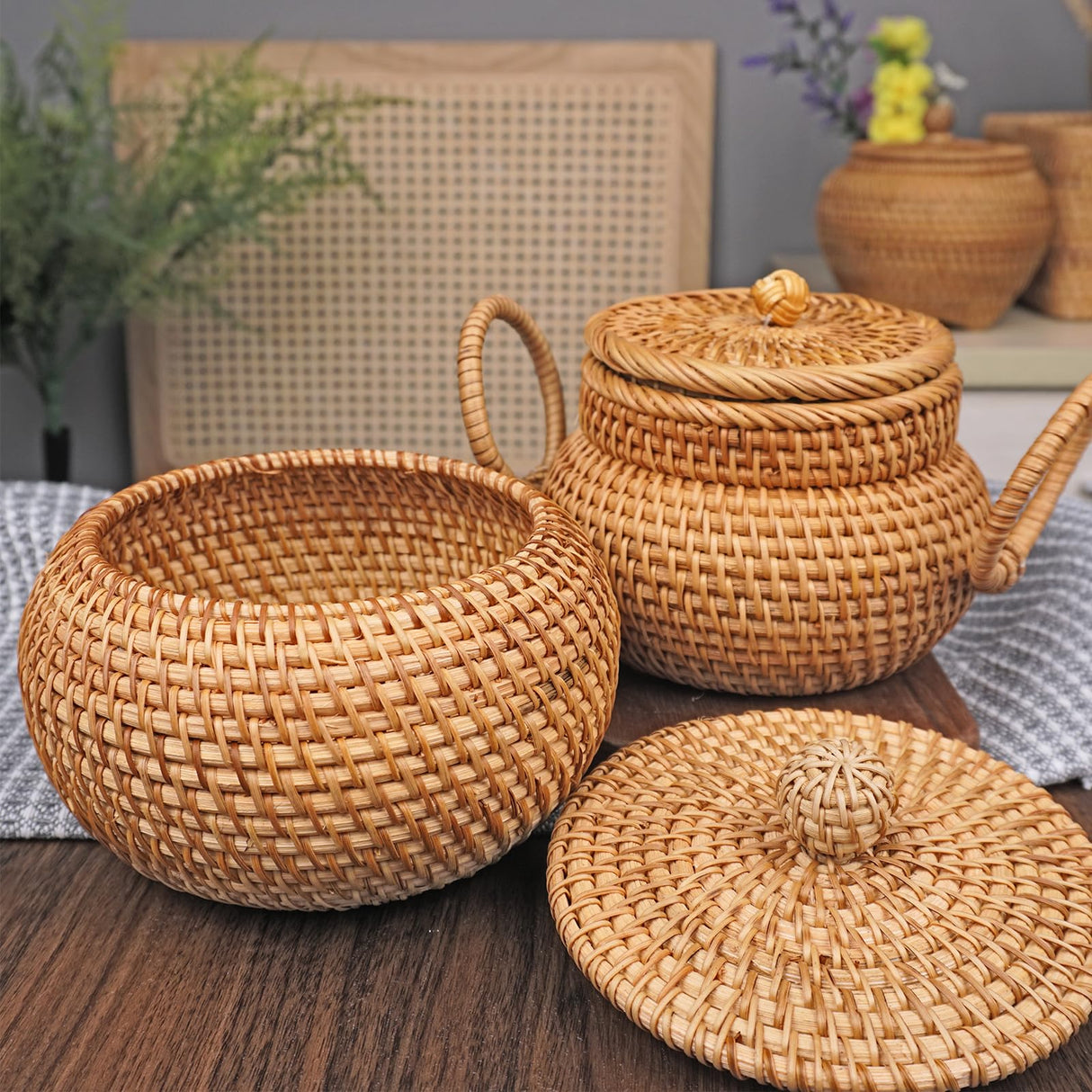 Round Rattan Basket Box with Lid Hand-Woven Wicker Basket Bin Multi-Purpose Wicker Tray 6.3Inch Picnic Food Bread Storage Basket (16x13cm) Lilacooqinn