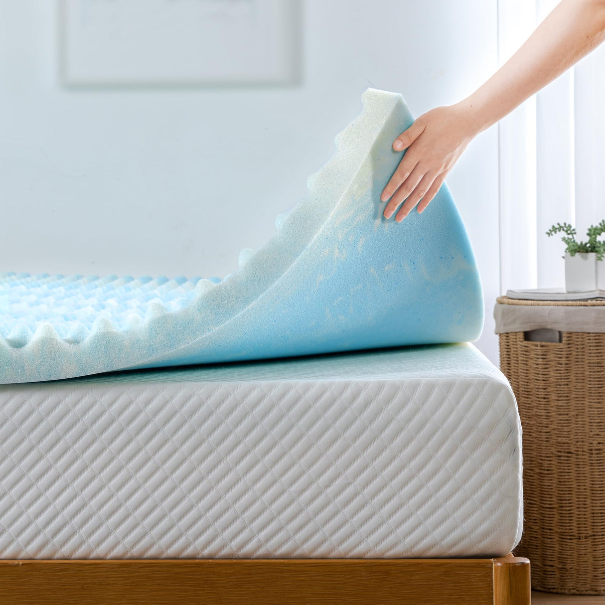 ZINUS 2 Inch Swirl Gel Cooling Memory Foam Mattress Topper, Smaller, More Convenient WonderBox Packaging, Cooling, Airflow Design, CertiPUR-US Certified, King Zinus