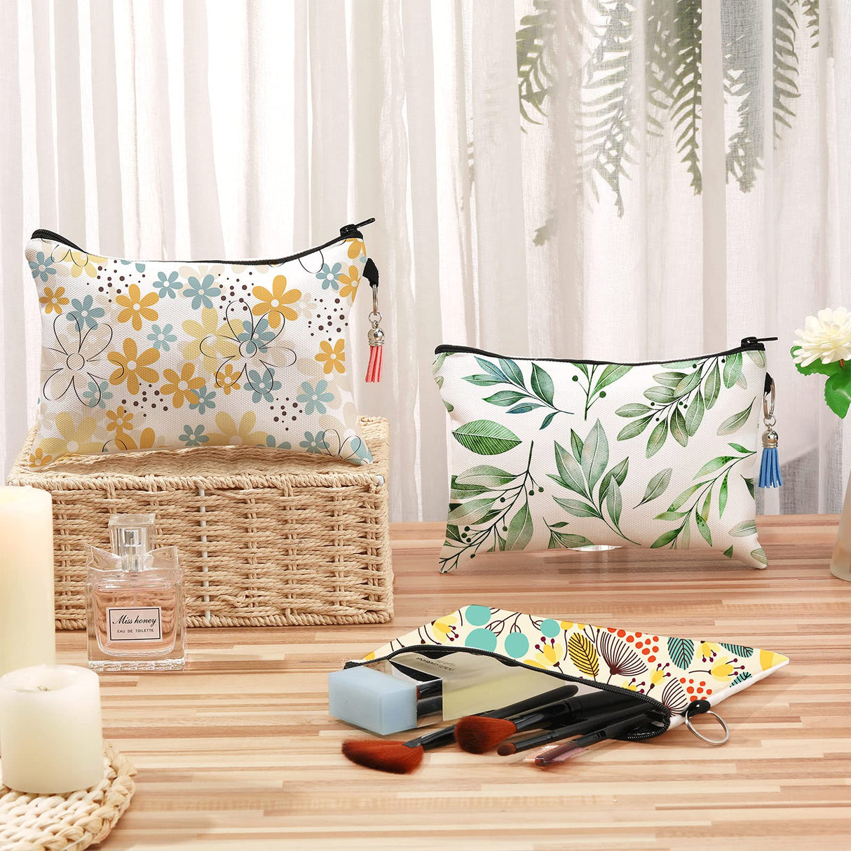 Frienda 8 Pieces Sublimation Blank Cosmetic Bags Set Including DIY Heat Transfer Makeup Bags with Zipper, Keychains, Tassels, Jump Rings for DIY Crafts Back to School Present Frienda