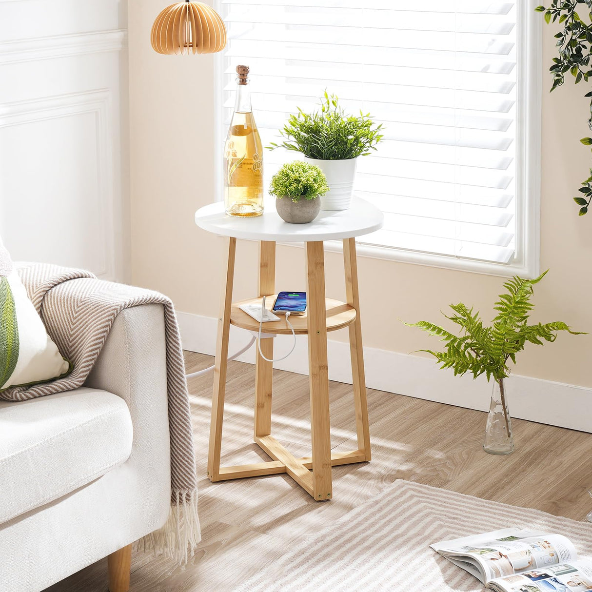 HOOBRO Set of 2 Round Side Tables with Charging Station, Round Accent End Table with Bamboo Legs for Living Room, Bedroom, White and Natural YW101UBZP201 HOOBRO