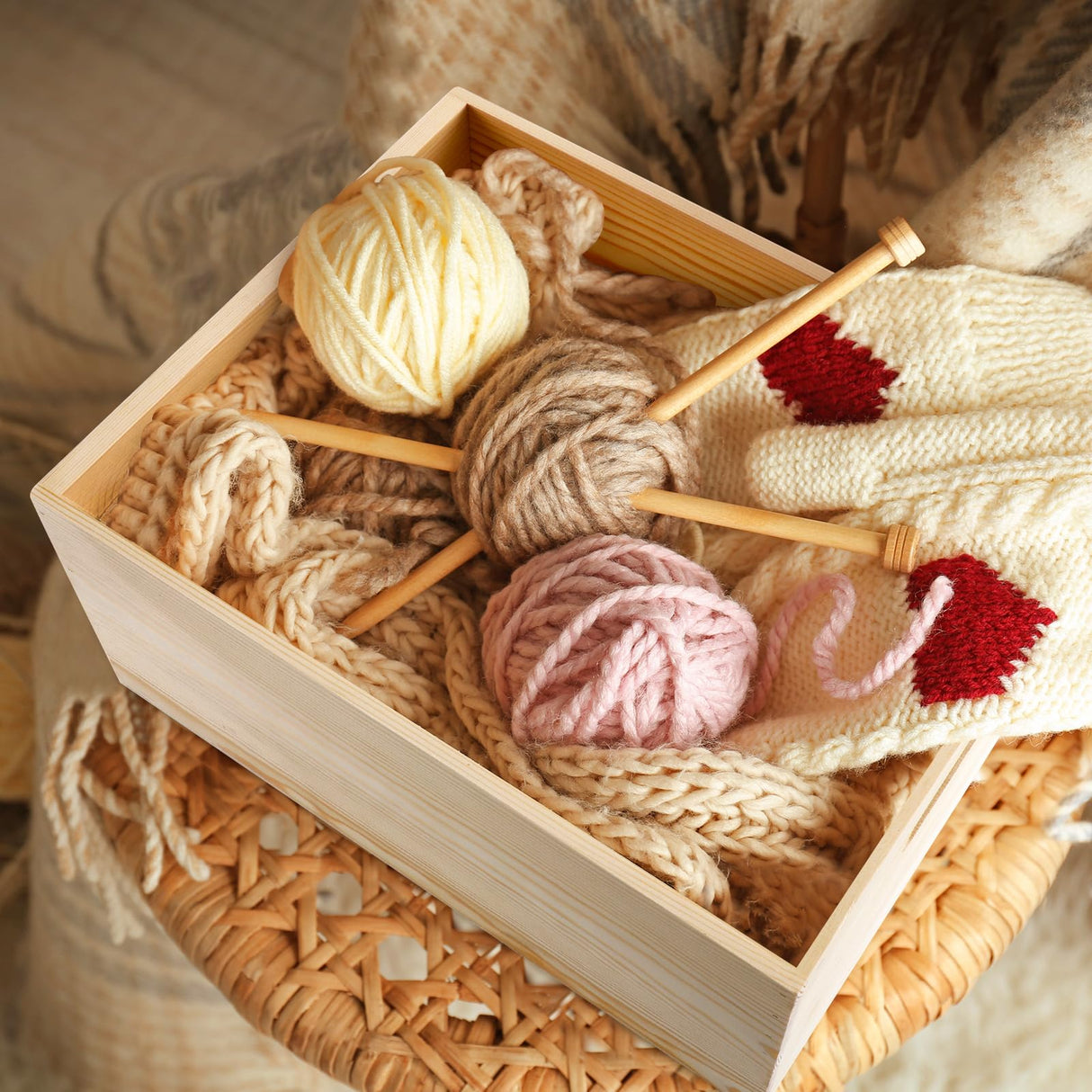 Spiareal Wooden Storage Box 15 x 12 x 7 Inches Pine Wood Decorative Crate Box with Hand Holes and Lid Plain Unpainted Wooden Storage Bins for Home Decor Wine Tool Kitchen Arts Crafts Spiareal