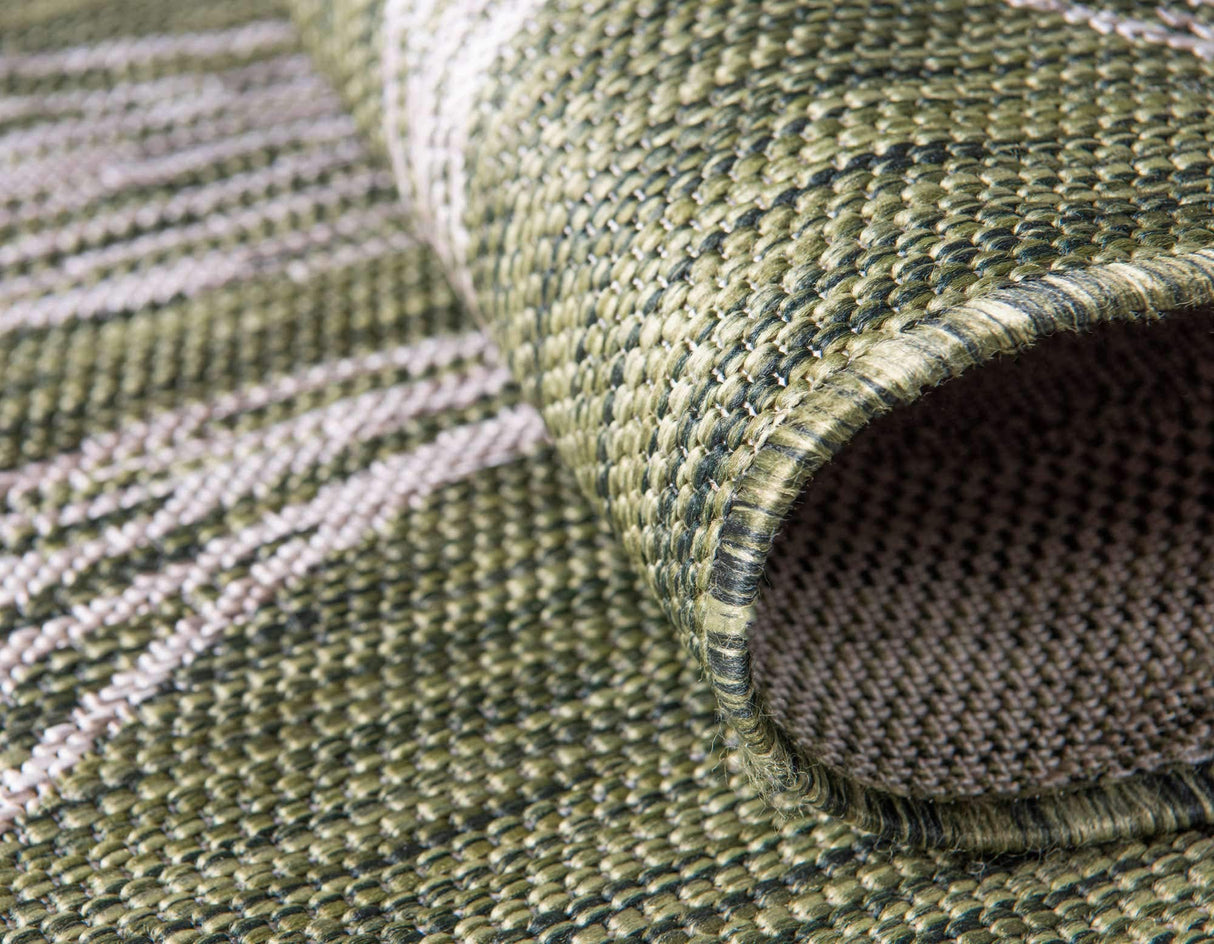 Unique Loom Outdoor Botanical Collection Area Rug - Leaf (5' 1" x 8' Rectangle, Green/ Ivory) Unique Loom