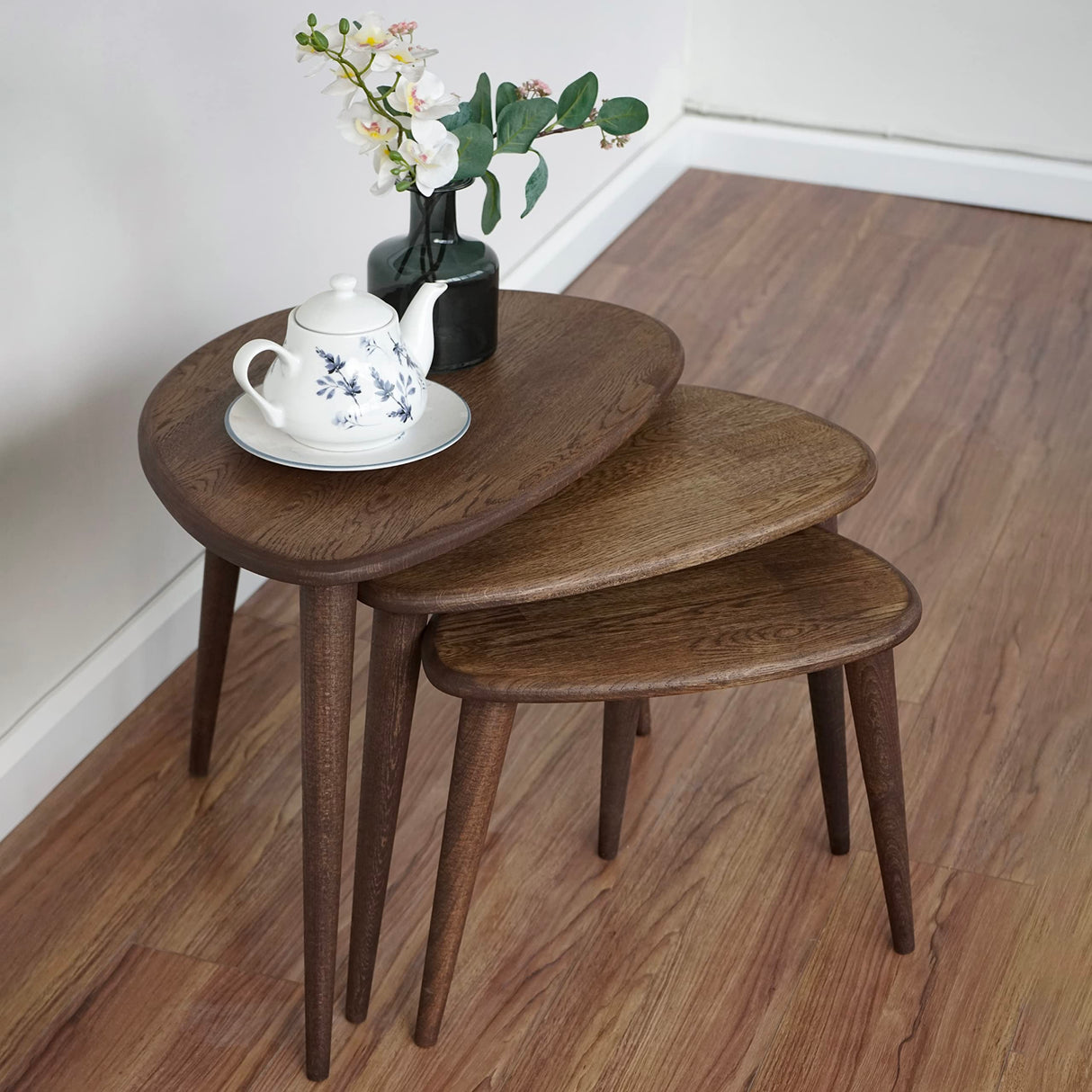 Ultimate Premium Products Solid Nesting Table Set of 3- Oak Mid Century Pebble Tables with Tapered Legs – Wooden Home Furniture in a Retro Style - Oak Ultimate Premium Products