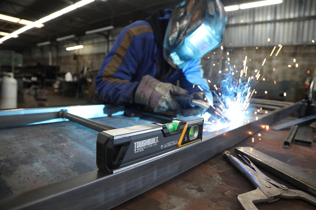 ToughBuilt 9-in Lighted Magnetic Box Level - (TB-H2-L-9LH-M) ToughBuilt