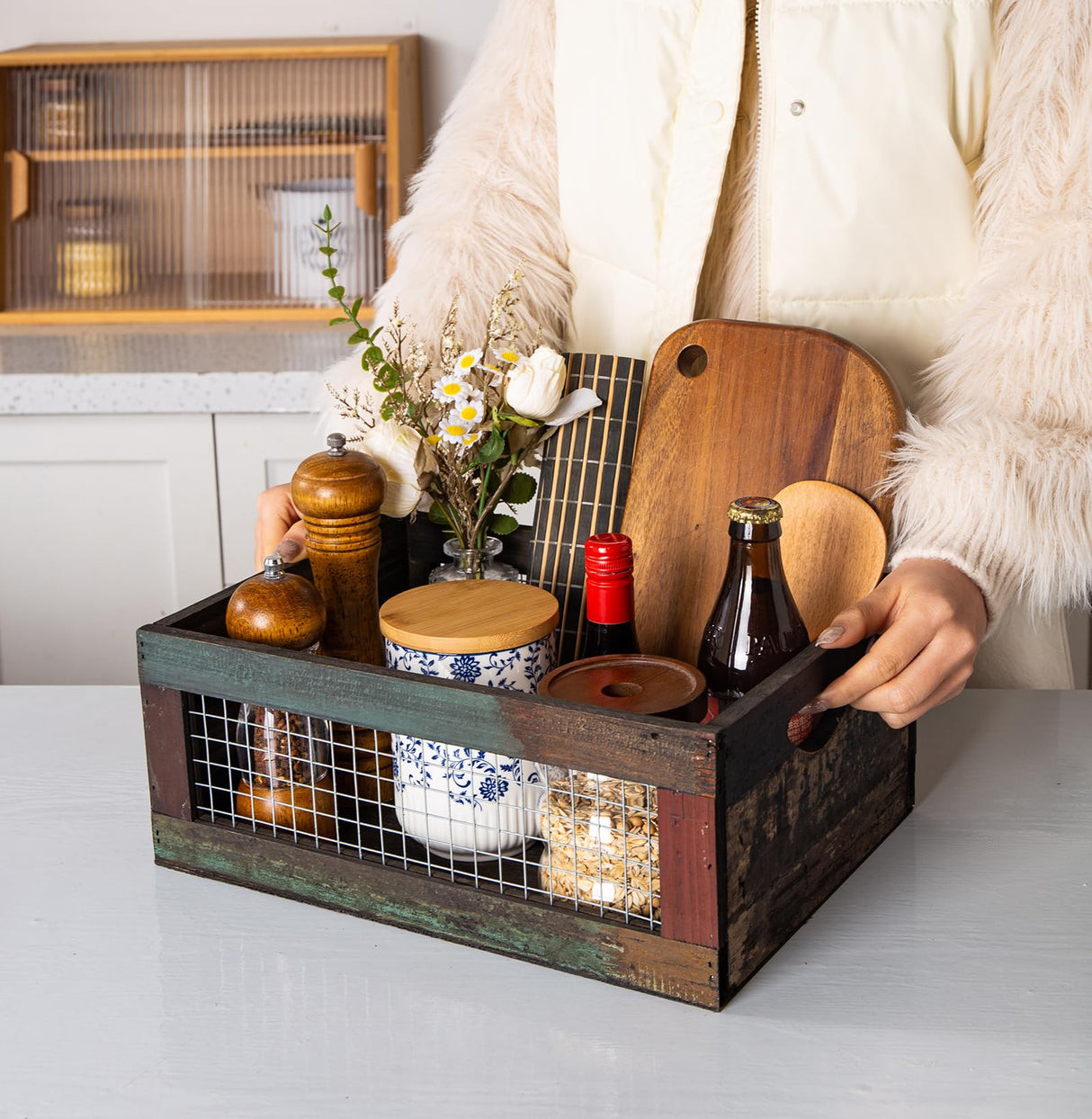 TIMRIS Set of 3 Rustic Wood Nesting Crates, Farmhouse Distressed Wooden Storage Boxes, Decorative Reclaimed Wood Organizer Baskets with Wire Mesh (Random) TIMRIS