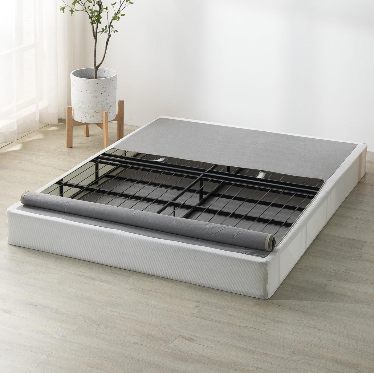 ZINUS 7.5 Inch Box Spring with Cover, No Assembly Mattress Foundation, Sturdy Metal Structure, Full, White Zinus
