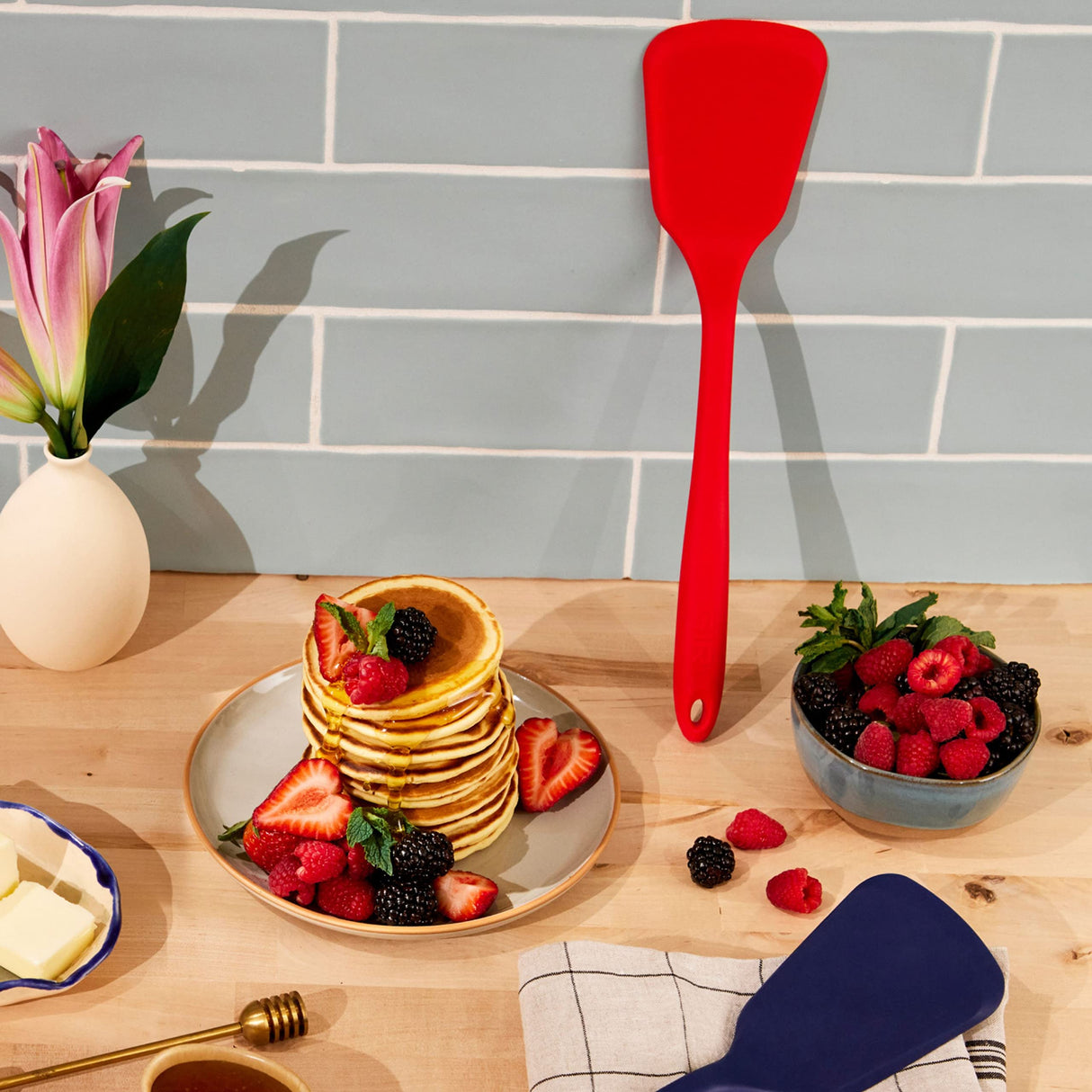 GIR: Get It Right Premium Silicone Ultimate Turner - Non-Stick Heat Resistant - Ideal for BBQs & Cookouts -Strong Enough to Lift, Flip and Transfer Heavier Food Items | Ultimate Turner - 13 IN, Slate Get It Right