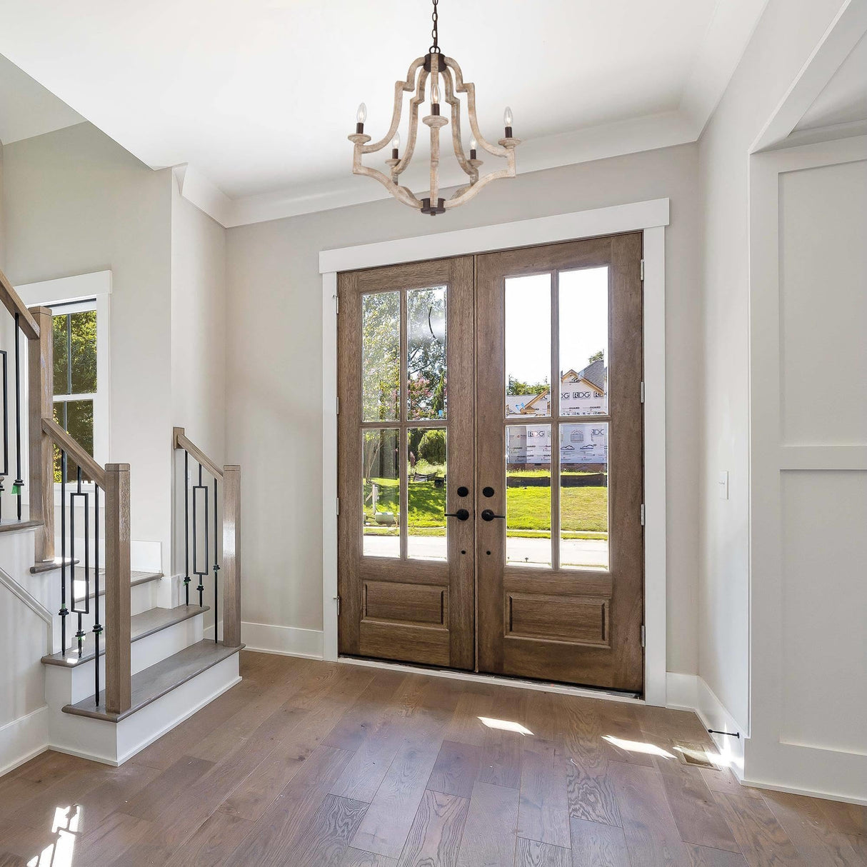 GEPOW Farmhouse Chandeliers for Dining Room, Rustic Wood Chandelier Lighting Fixture, 5-Light French Country Chandelier for Kitchen Island, Living Room, Bedroom and Entryway GEPOW