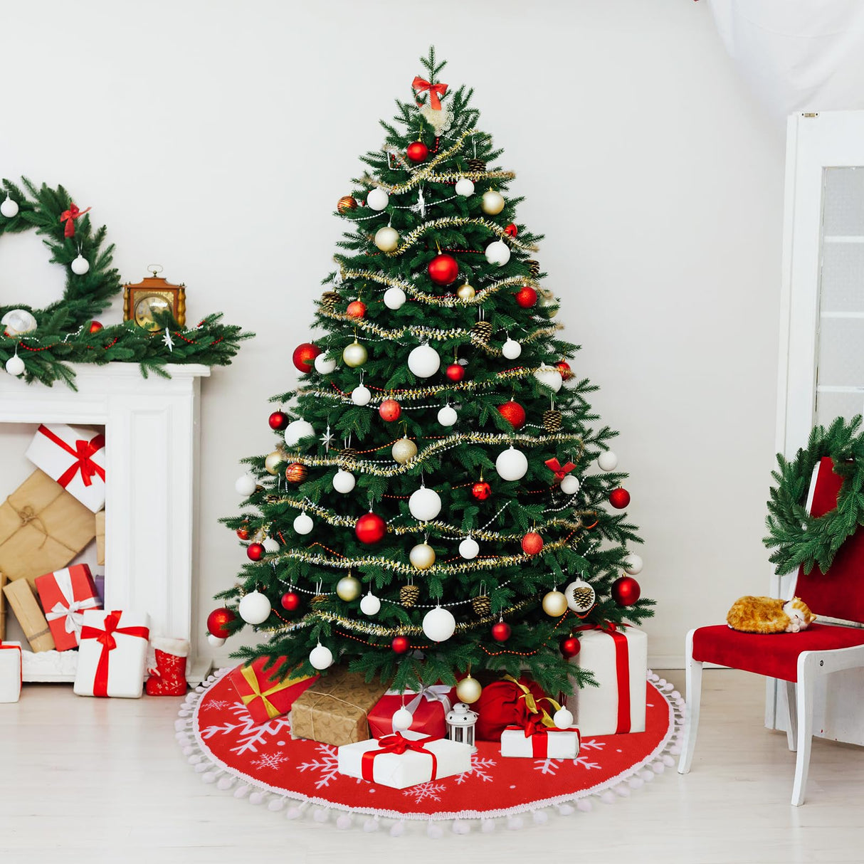 EverMerry Christmas Tree Skirt, 36 Inch Red Large Xmas Tree Skirt, Christmas Tree Skirts with White Snowflake Printed & Pom Pom Edge, Indoor Outdoor Christmas Ornaments, New Year, Holiday Decorations EverMerry