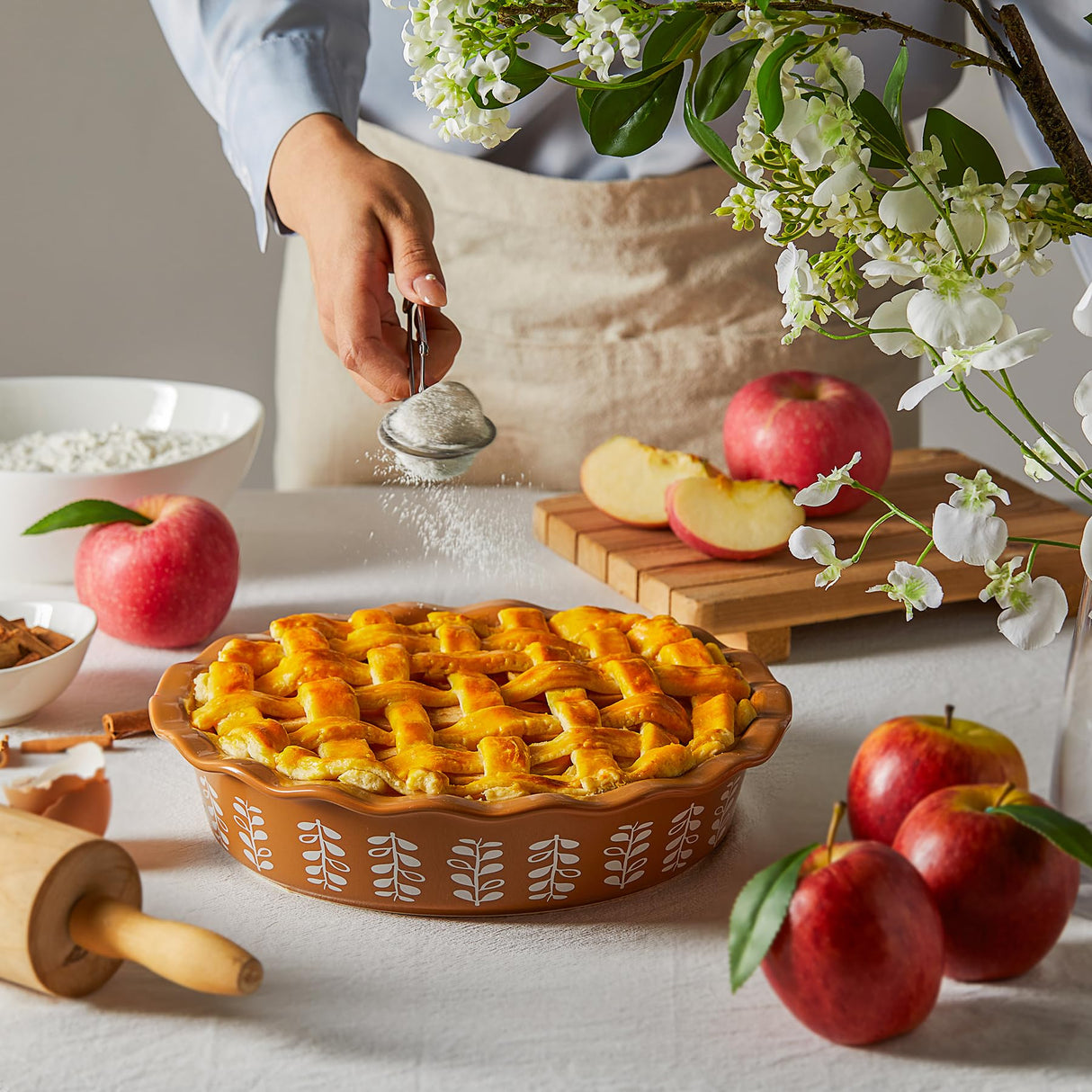 Sweese Porcelain Deep Fluted Pie Dish for Baking - 9 inch Porcelain Pie Plate for Apple, Quiche, Pot Pies, Tart - Leaf - Brown Sweese