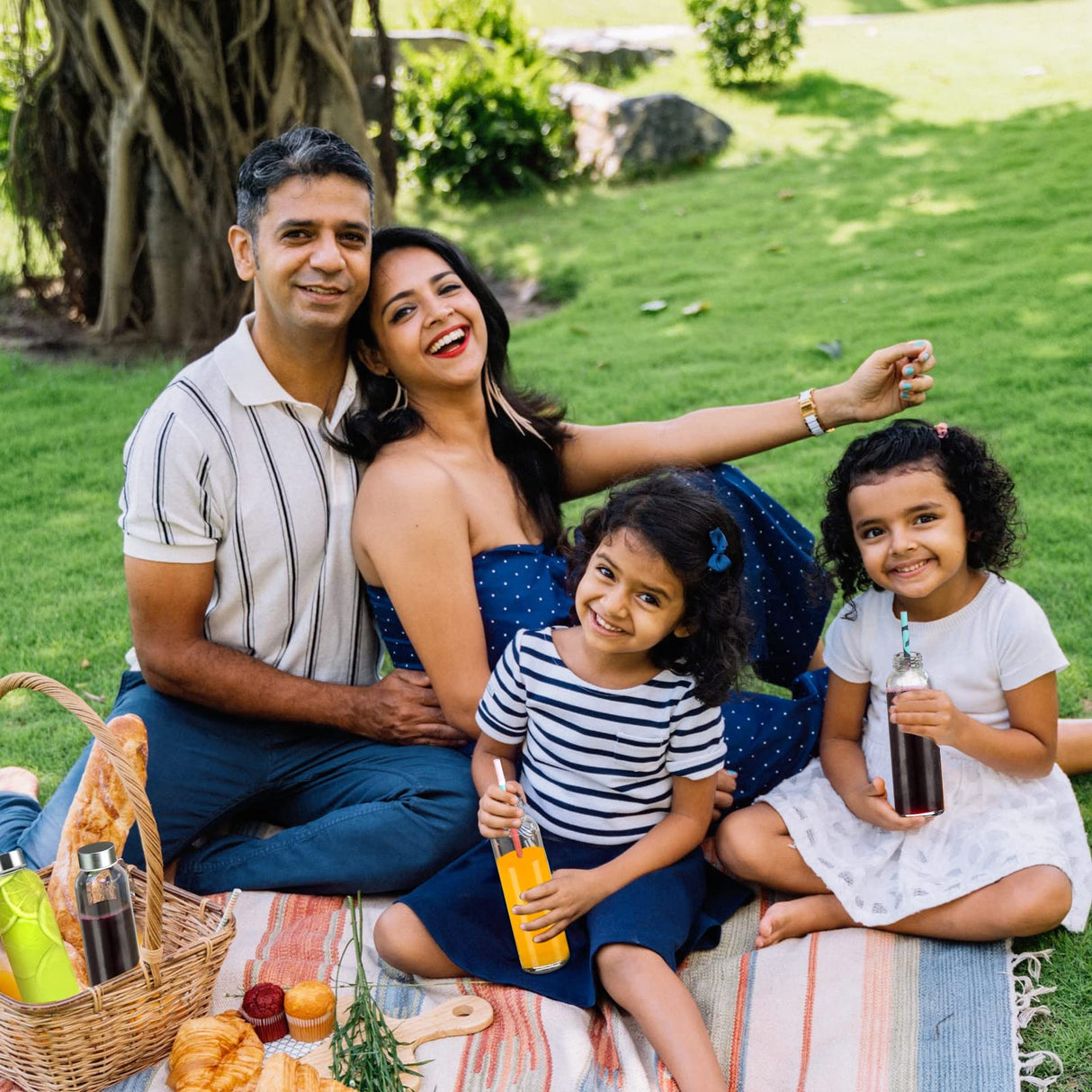 Luxfuel Clear Glass Bottles with Lids 18 oz, Reusable Glass Water Bottles with Stainless Steel Cap for Juicing,Refrigerator,100% Leak Proof, BPA Free, Glass Juice Bottles Set of 6 Luxfuel