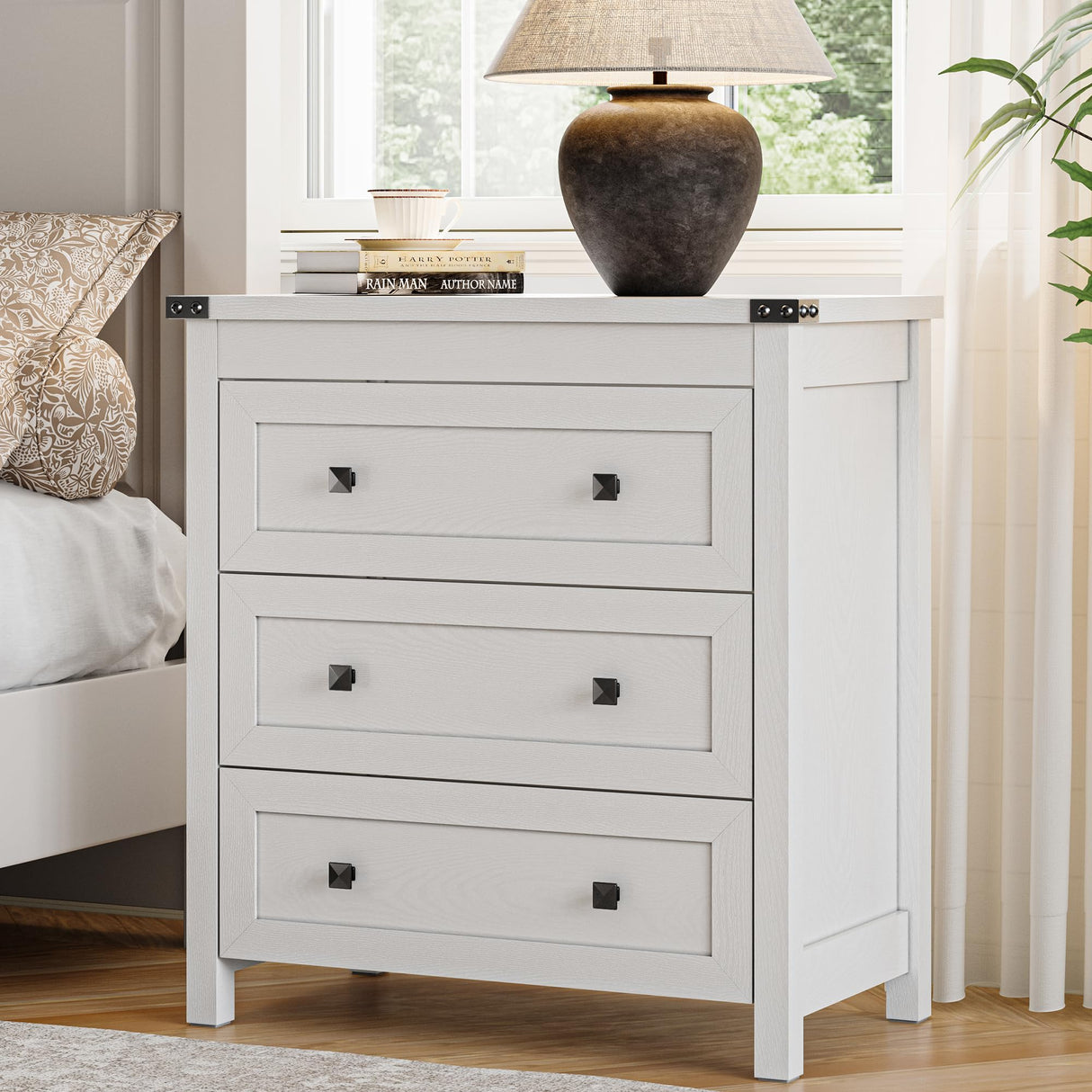 Dresser for Bedroom with 3 Drawers, Small Chests of Drawers, 27.55" Wide Farmhouse Wood Nightstand Bedside Cabinet End Table, Modern Closet Storage Organizer for Living Room, Entryway, Hallway, White Xixini
