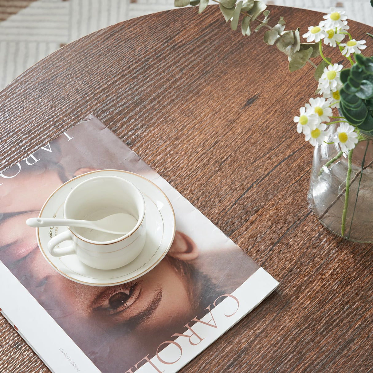 VINGLI 25.6" Rustic Oak White Round Farmhouse Coffee Table, 2-Tier Storage Wood Center Circle Accent Table for Living Room, Bedroom, Apartment, Studio and Small Spaces, Sturdy Metal Frame VINGLI