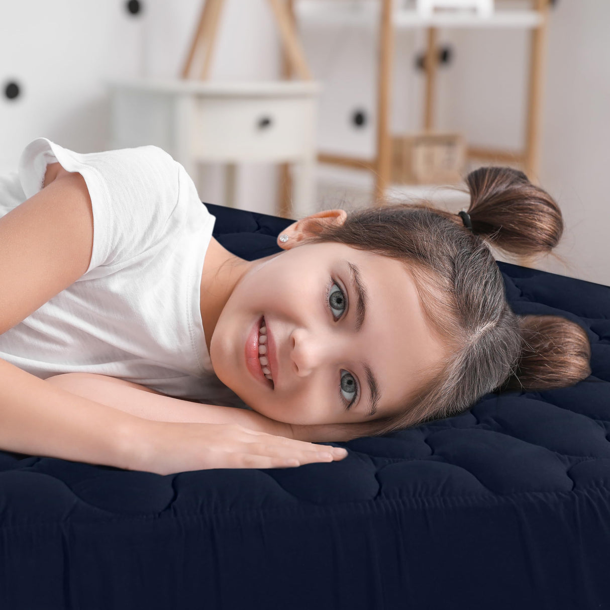 Utopia Bedding Waterproof Mattress Protector, Twin Mattress Pad, Quilted Fitted Cover Stretches up to 16 Inches Deep (Navy) Utopia Bedding