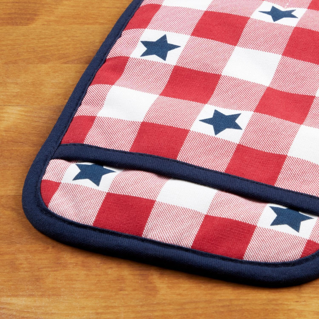 MARTHA STEWART Americana Star Gihgham Oven Mitt & Pot Holder Set, 100% Cotton, Heat Resistant, Patriotic USA America Decor, Red/White/Blue, 7"x13" & 7"x10" Martha Stewart