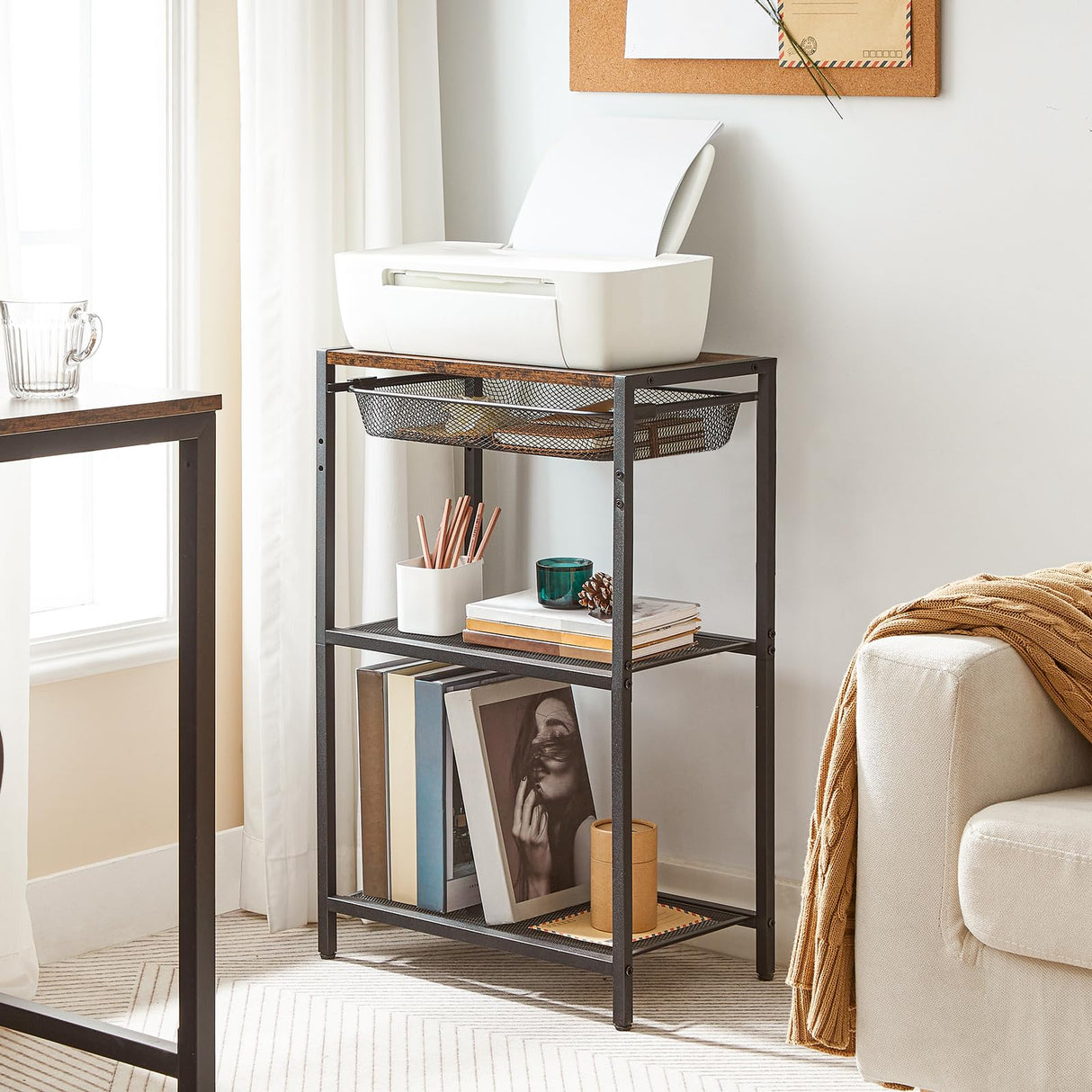 HOOBRO Tall End Table with Metal Storage Basket, Industrial Telephone Side Table, Small High Nightstand for Living Room, Bedroom, Office, Rustic Brown BF06UDH01 HOOBRO