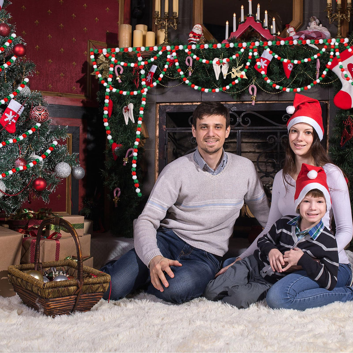 Frienda 100 Feet Christmas Wooden Bead Garland Decorations Wood Beaded Christmas Tree Decorations Farmhouse Decorative Beads Rustic Beaded Garland for Party Holiday Decor Home (Red, White, Green) Frienda