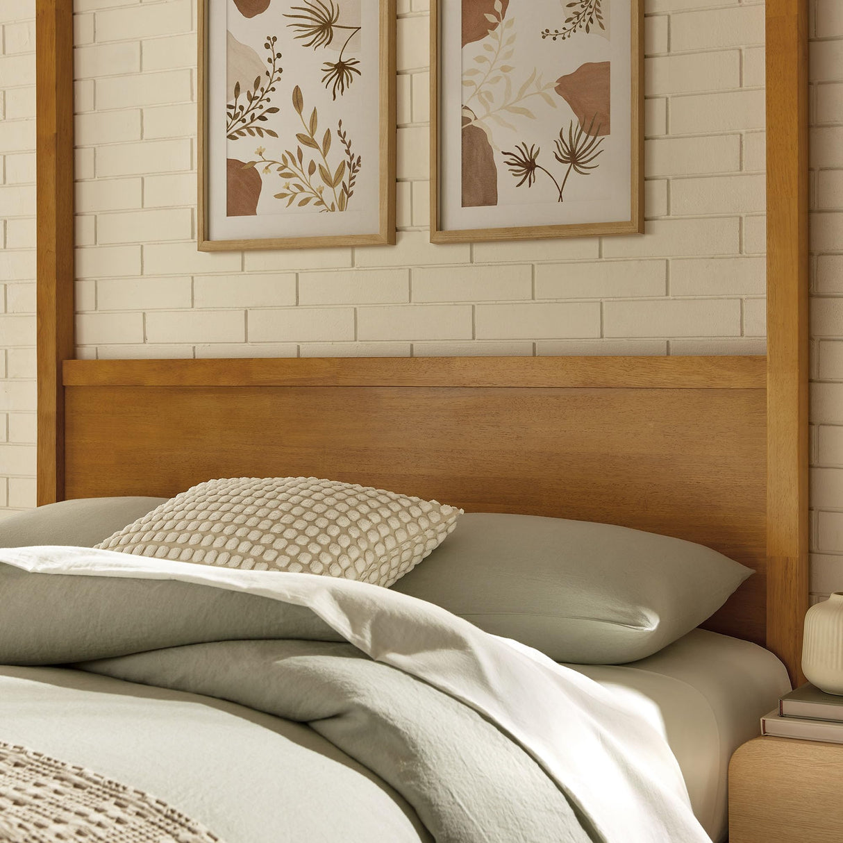 Modway Alva Queen Size 4-Post Wood Platform Canopy Bed in Oak – with with Headboard and Solid Rubberwood Frame Modway