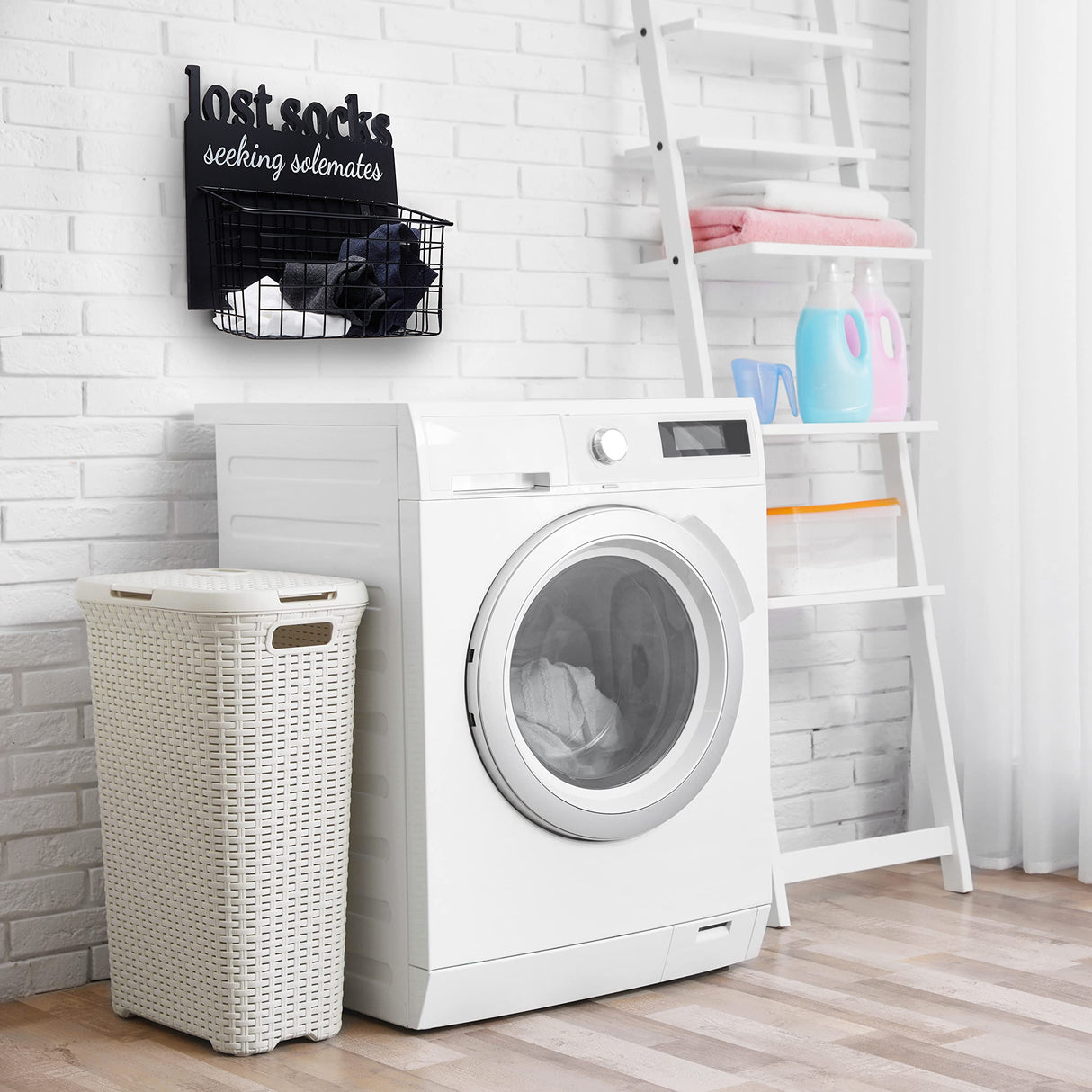 EVA murmure Cutout Letters Lost Socks - Laundry Room Organization, Farmhouse Laundry Room Decor and Accessories - House Decor Rustic Wooden Laundry Sign Wall Decor with Attached Basket - Black EVA murmure