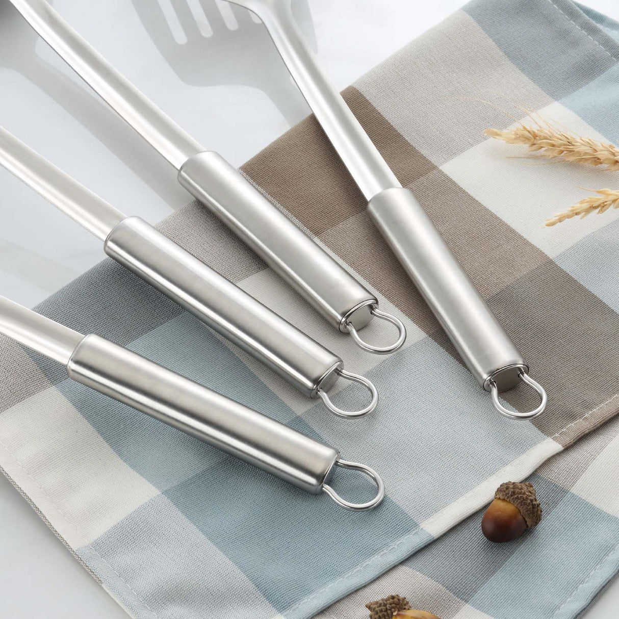 Pleafind 4-Pcs Cooking Utensils Set, Stainless Steel Kitchen Utensils, Wok Utensils Set Include Wok Ladle, Slotted Spoon, Wok Spatula and Slotted Spatula, Dishwasher Safe Pleafind