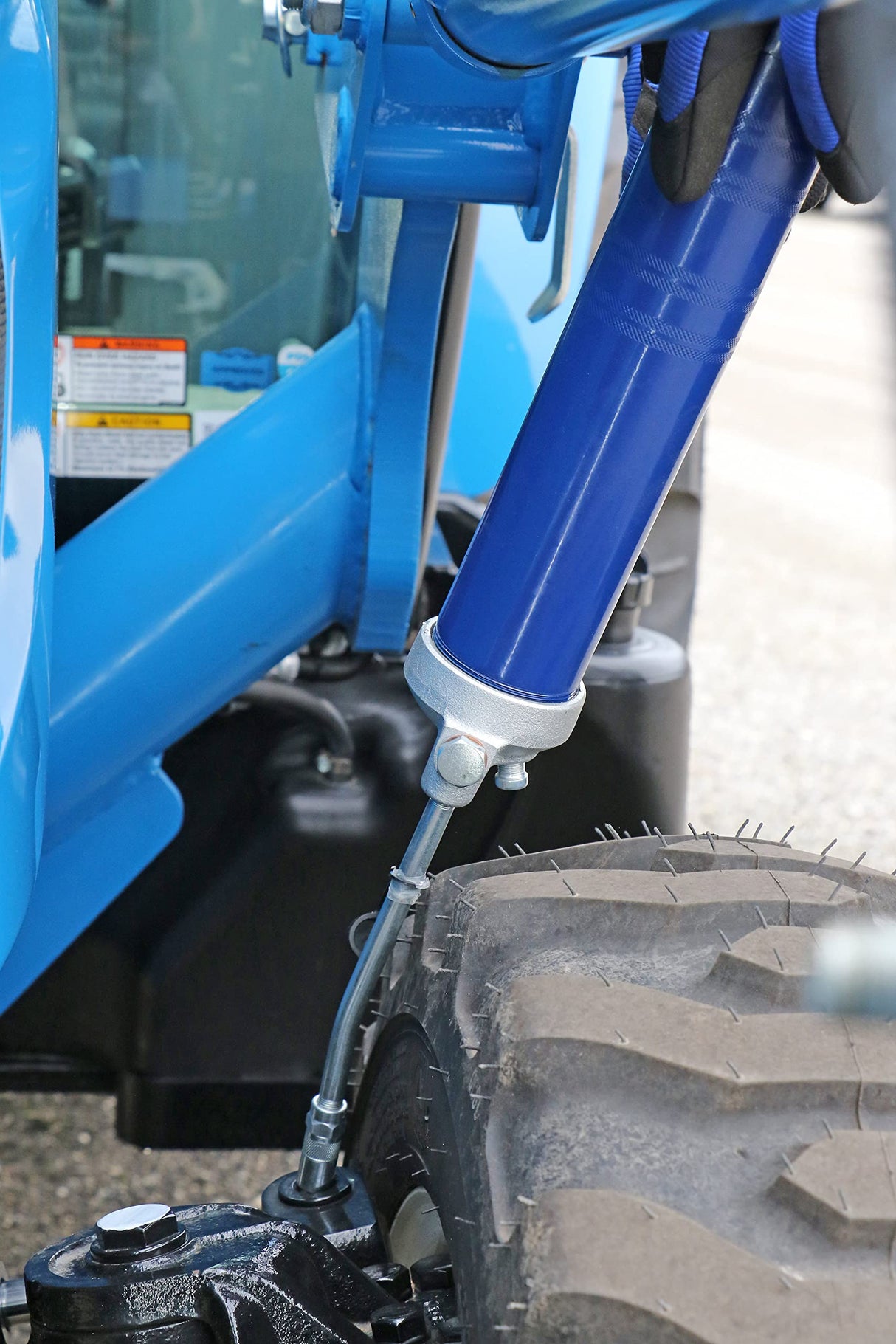 Lincoln 1142 Lever Action Manual Grease Gun with Rigid Extension, Premium Dual Lip Follower, Jam Proof Toggle Mechanism, Heavy-Duty Follower Spring, Cast Pump Head, Precision-machined Plunger Lincoln