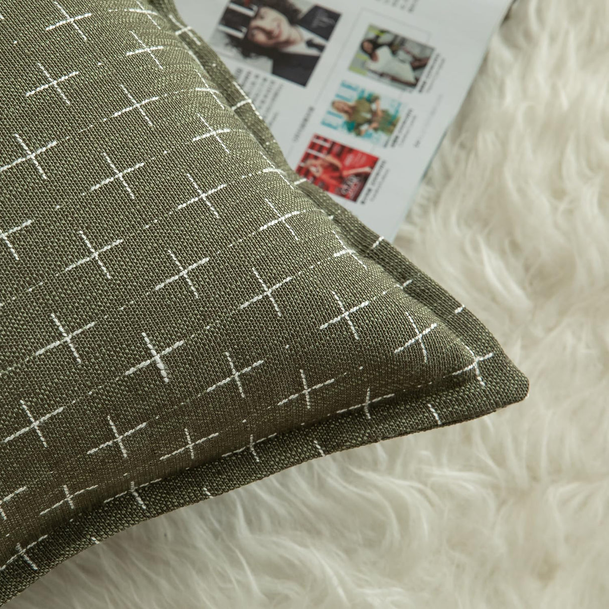 MANDIOO Pack of 2 Burlap Linen Throw Pillow Covers Woven Textured Modern Farmhouse Cushion Covers Pillowcase Decorative Couch Sofa Bed Living Room 18 x 18 Inch Olive Green MANDIOO