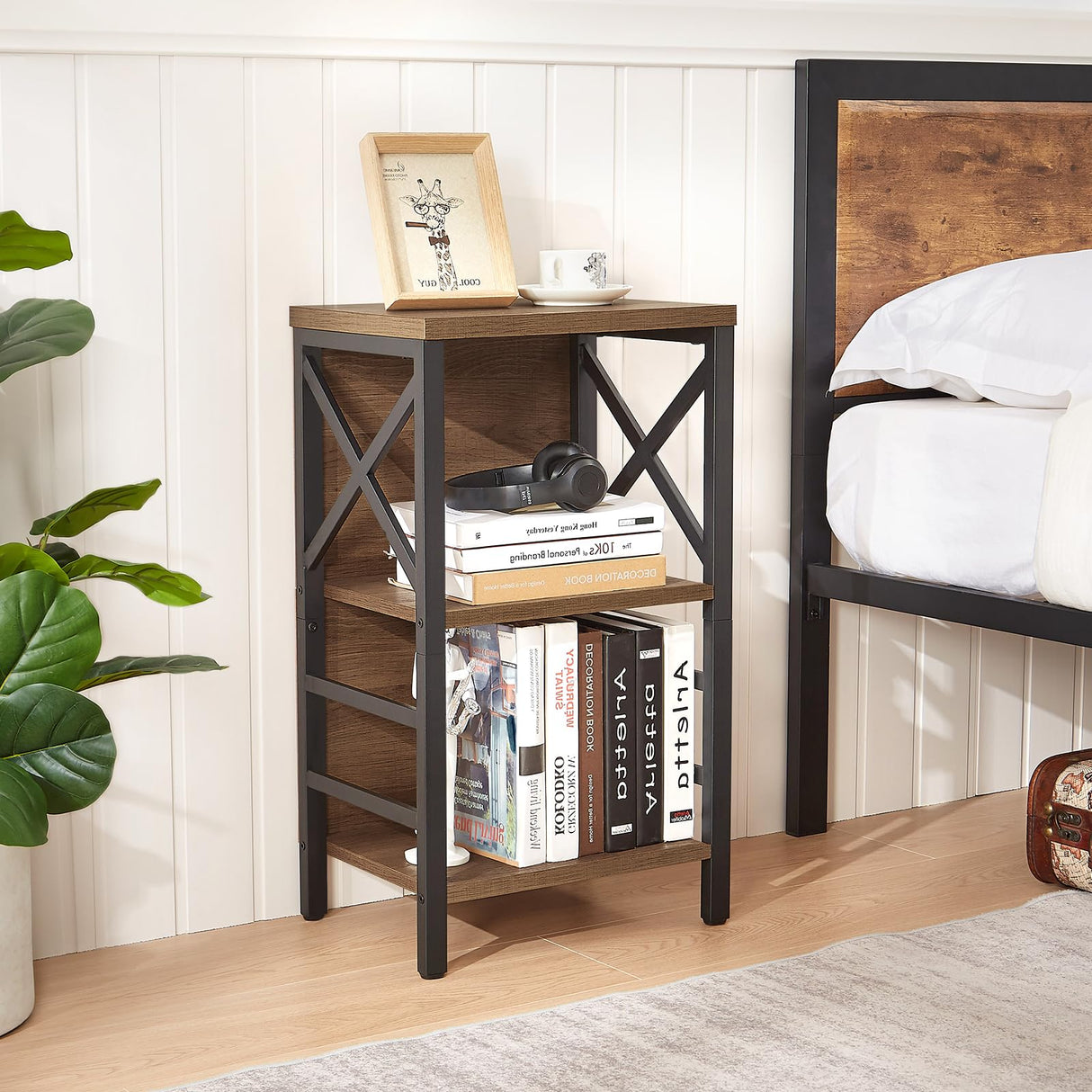 MNEETRUNG 3-Tier Industrial Small Bookcase with Metal Frame and Rustic Brown Finish MNEETRUNG